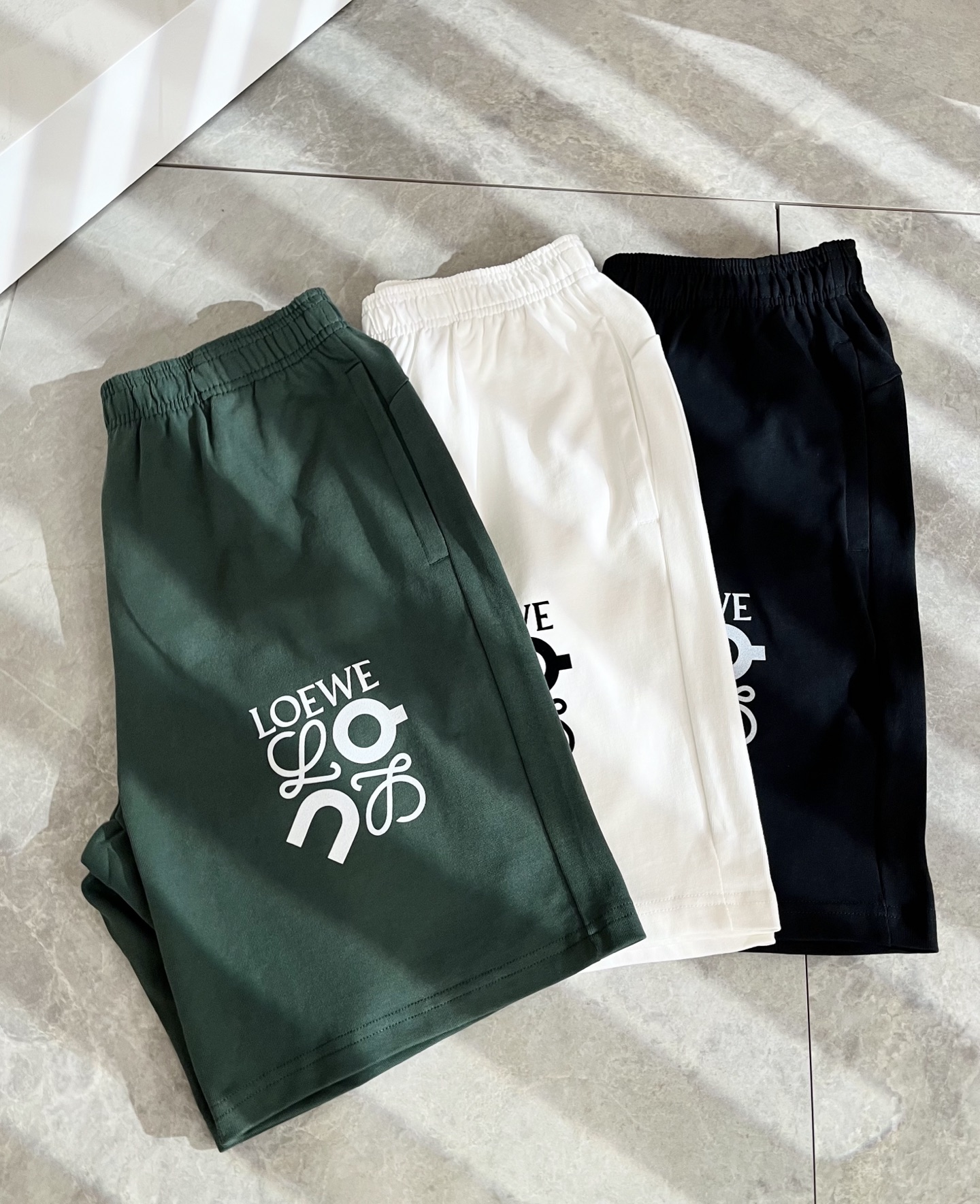 LOEWE Unisex Cotton Casual Shorts with Logo Print - Comfort & Style 2 i1749243657773 120 0 2
