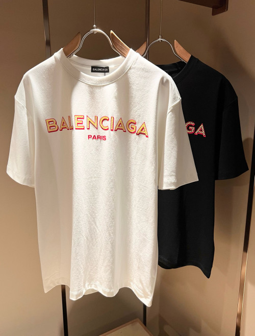Balenciaga Camiseta de Algodón con Logo Bordado para Hombre y Mujer 1 Balenciaga Camiseta de Algodón con Logo Bordado para Hombre y Mujer