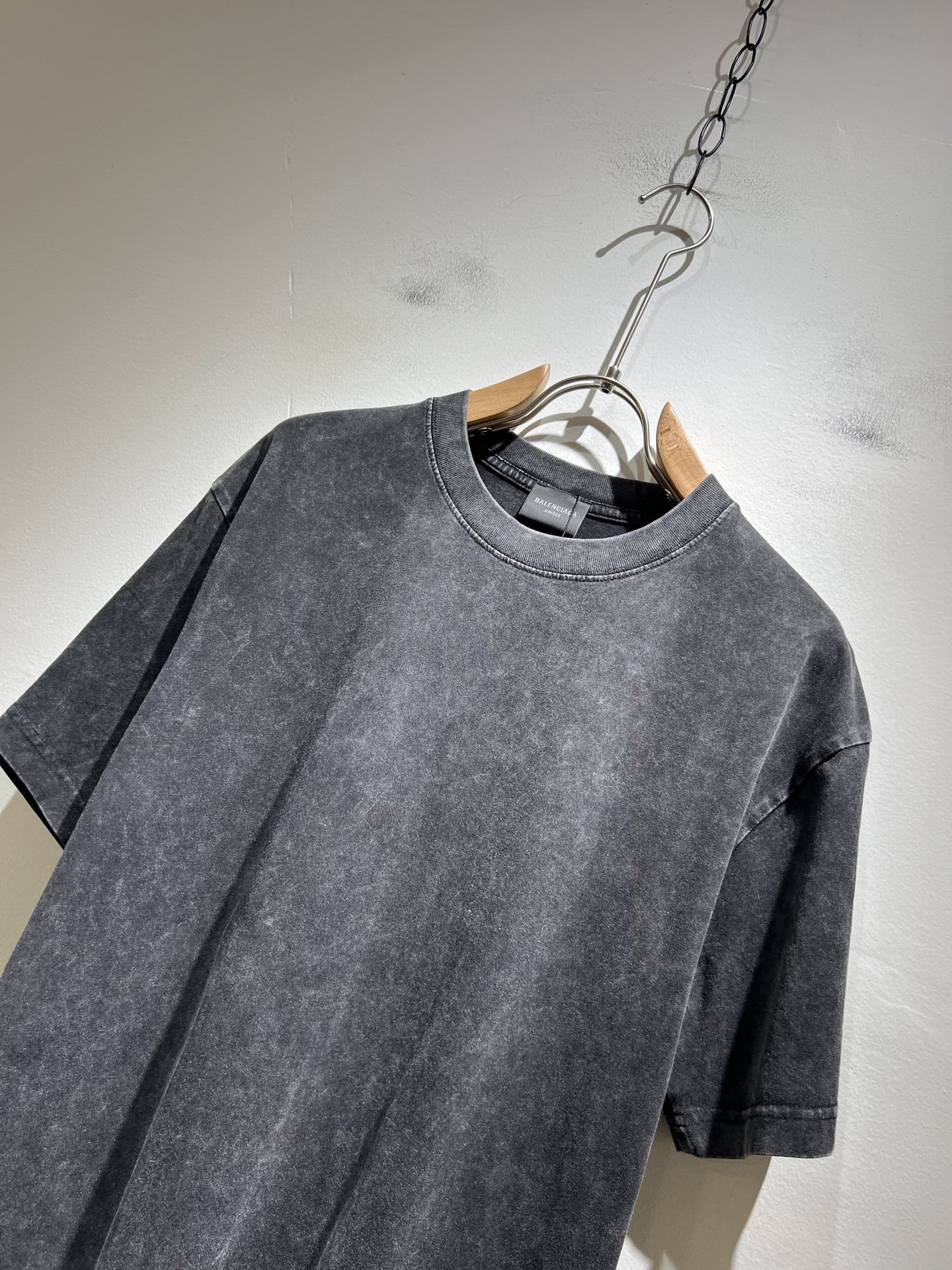 Balenciaga 2025 S/S Unisex Distressed-Wash Cotton Tee - Fashion-Forward Style 4 i1749261464026 725 0 2