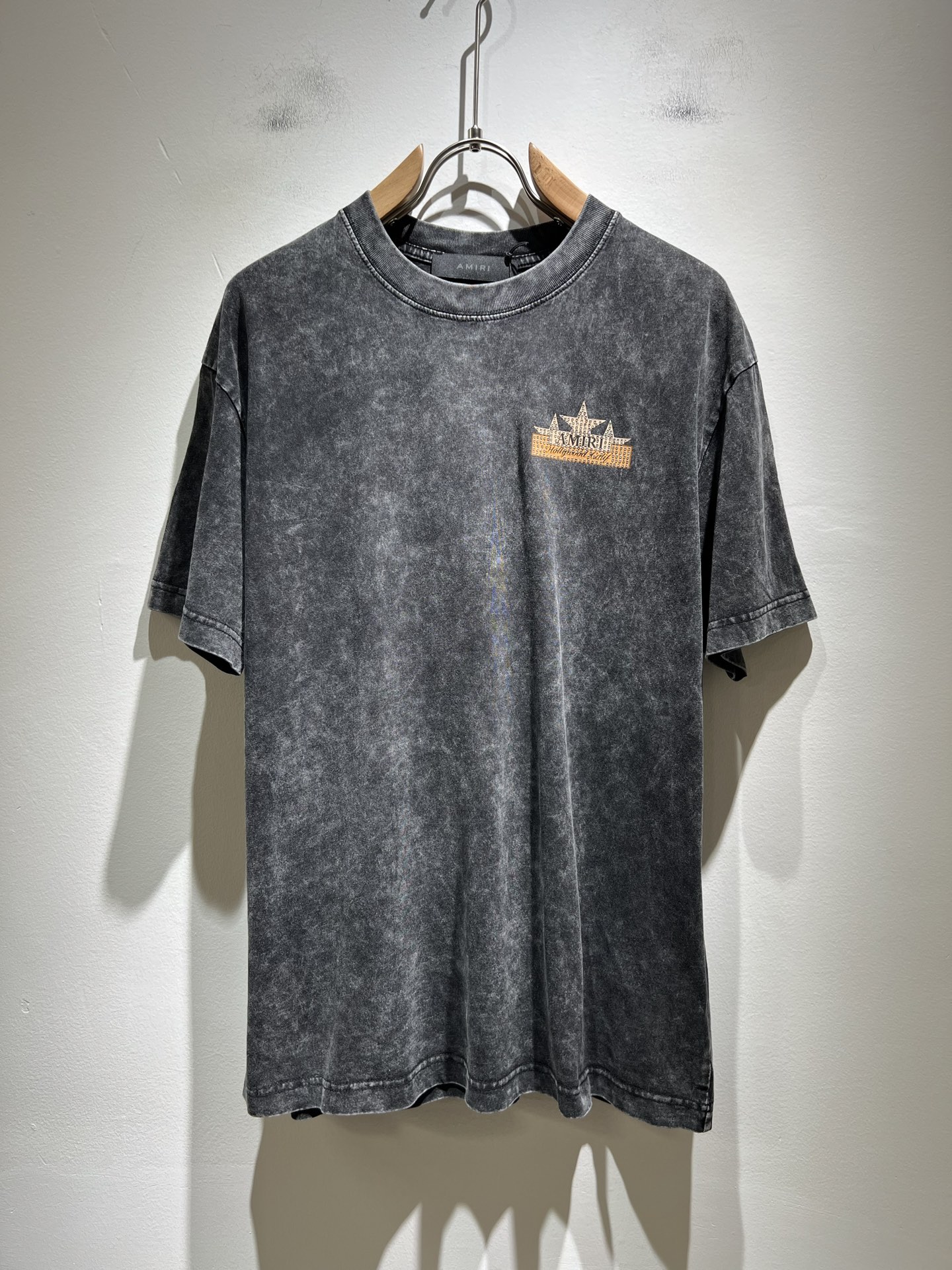 Amiri Distressed Logo Graphic Print Crew Neck Short Sleeve T-Shirt 2 i1749261566321 6860 0 0