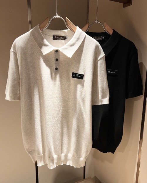 قميص بولو Loro Piana رجالي بأكمام قصيرة وياقة مقلوبة من نسيج محبوك 1 قميص بولو Loro Piana رجالي بأكمام قصيرة وياقة مقلوبة من نسيج محبوك