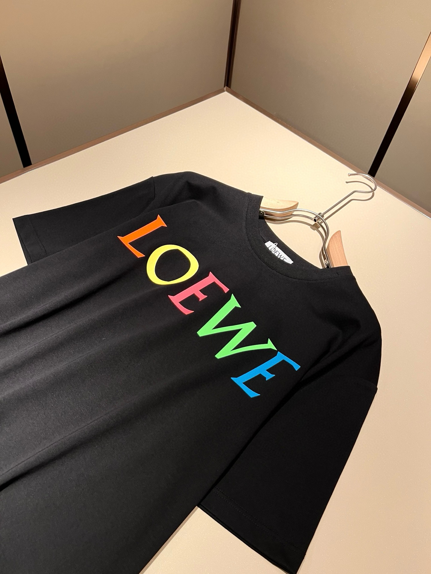 LOEWE 2025 S/S Logo Print Cotton Tee - Unisex Fashion Essential 6 i1749391461072 2048 0 4