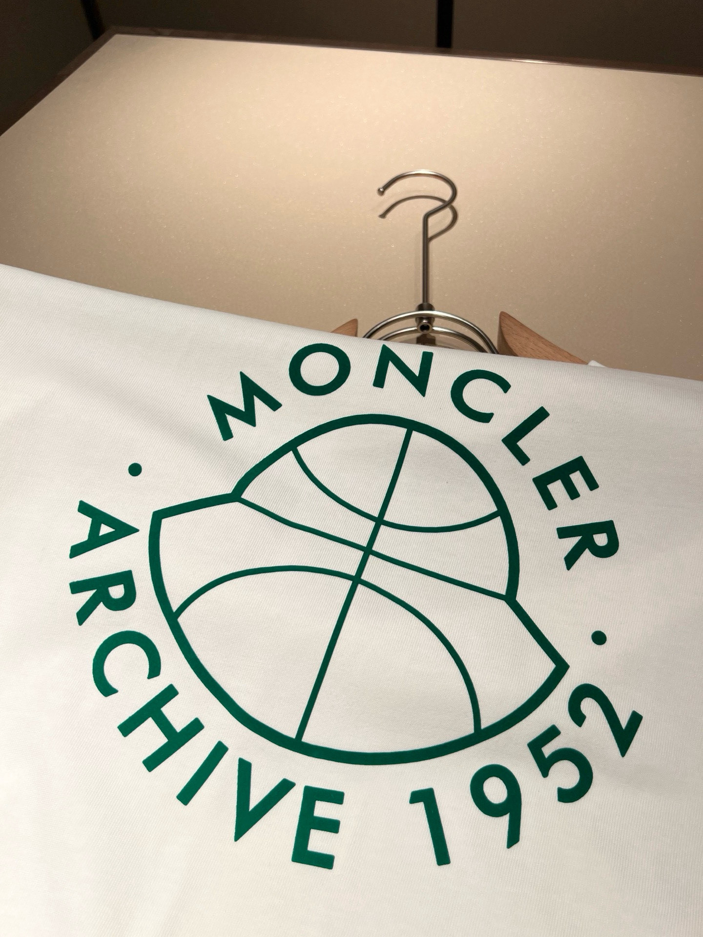Moncler Logo Graphic Cotton T-Shirt Unisex Short Sleeve Top 9 i1749391508947 2940 0 7