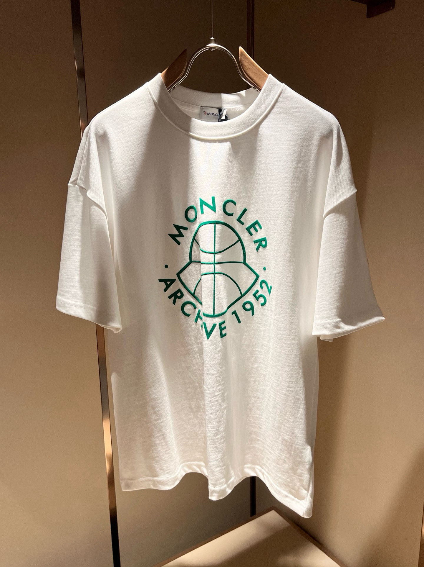 Moncler Logo Graphic Cotton T-Shirt Unisex Short Sleeve Top 3 i1749391509001 4785 0 1