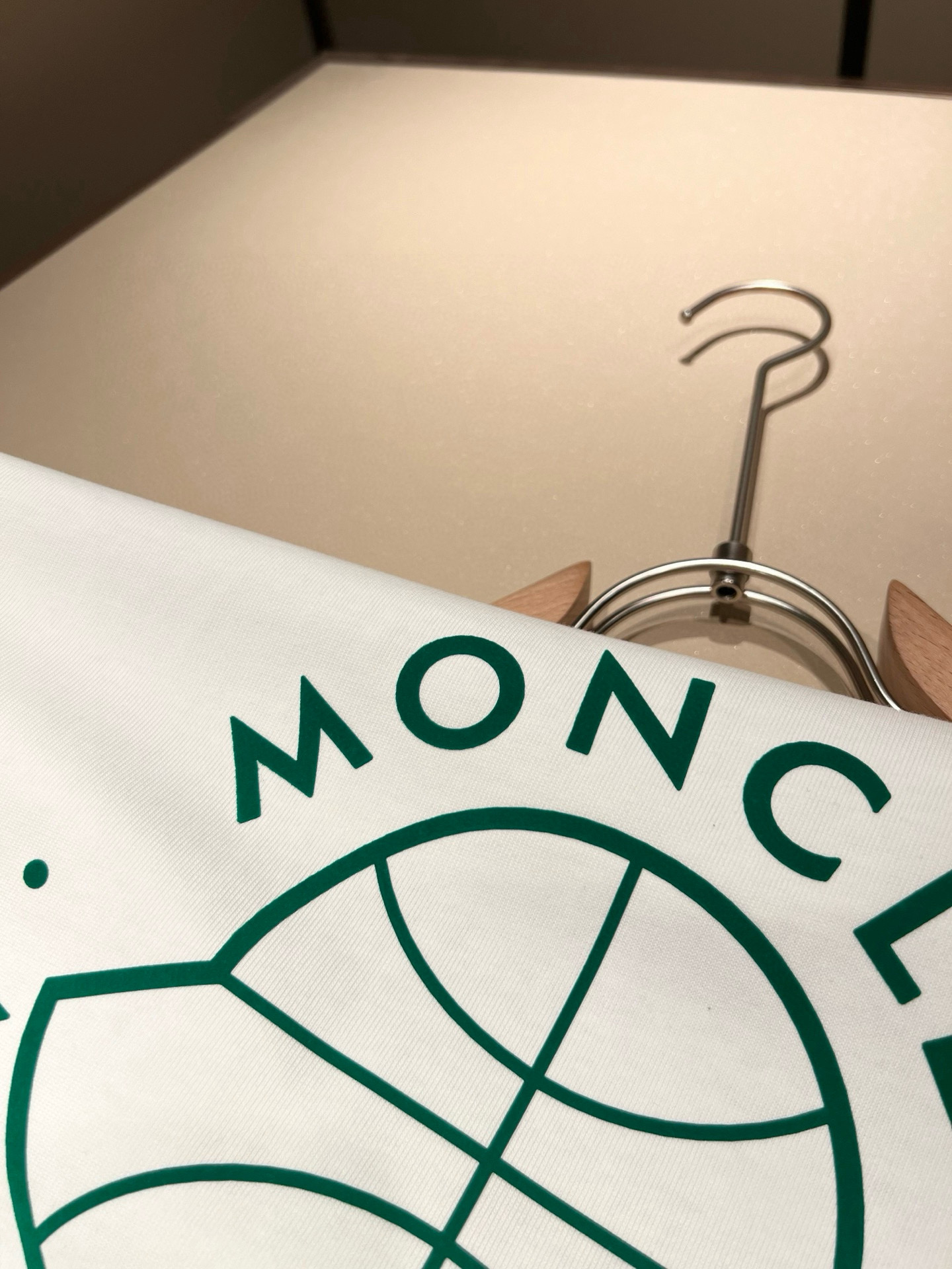 Moncler Logo Graphic Cotton T-Shirt Unisex Short Sleeve Top 10 i1749391509880 9042 0 8