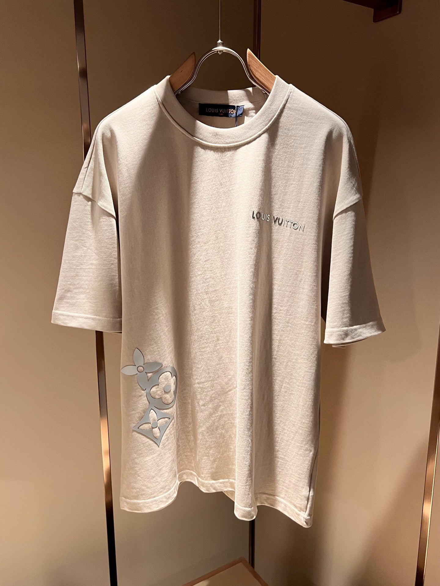 Louis Vuitton 2025 Spring/Summer Logo T-Shirt - Unisex Fashion Statement 3 i1749391725606 9988 0 1