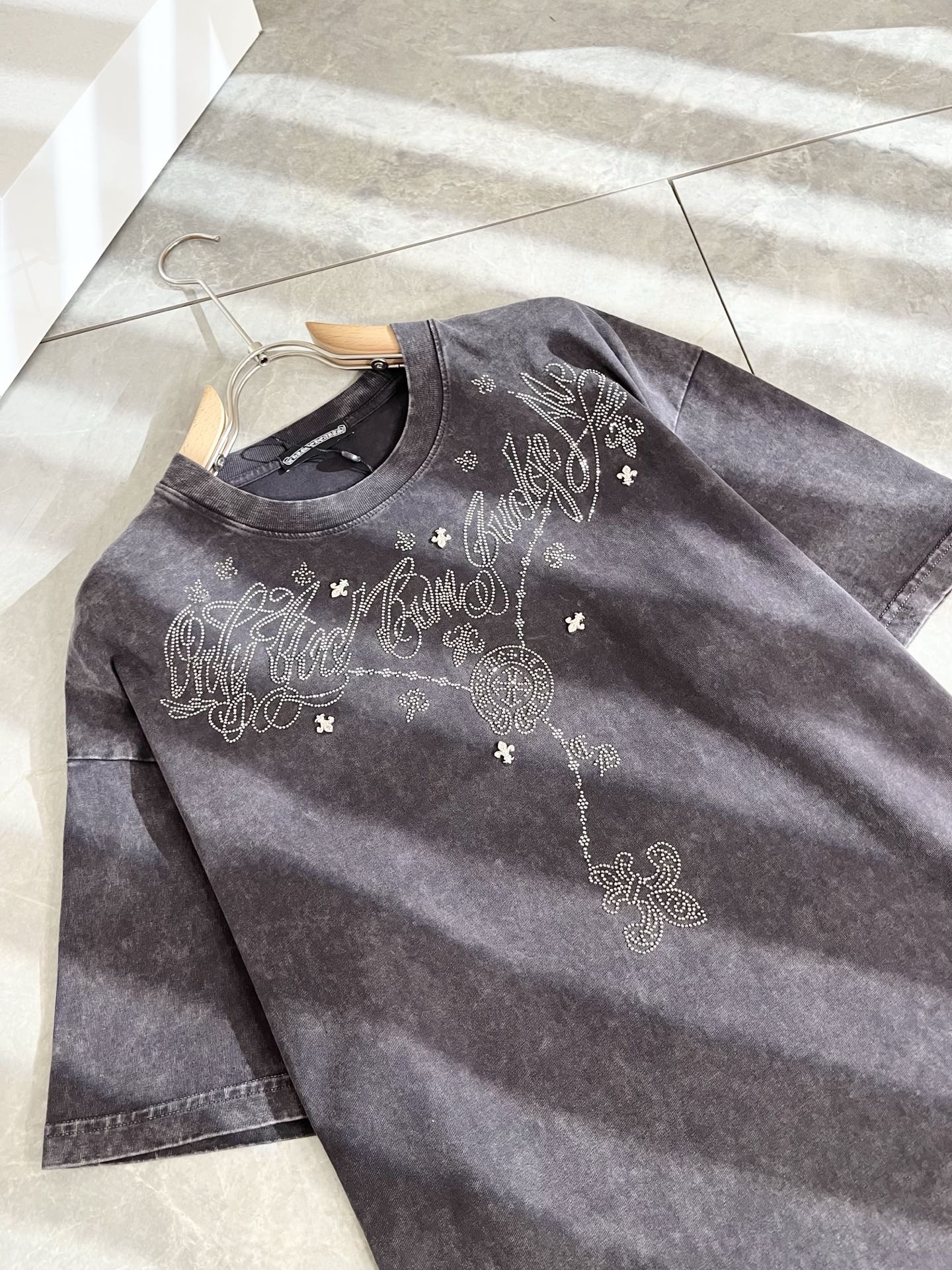 חולצת Chrome Hearts קסואר שרוול שלבים קצרים - אופנה מובילית 6 i1749393012342 2196 0 4