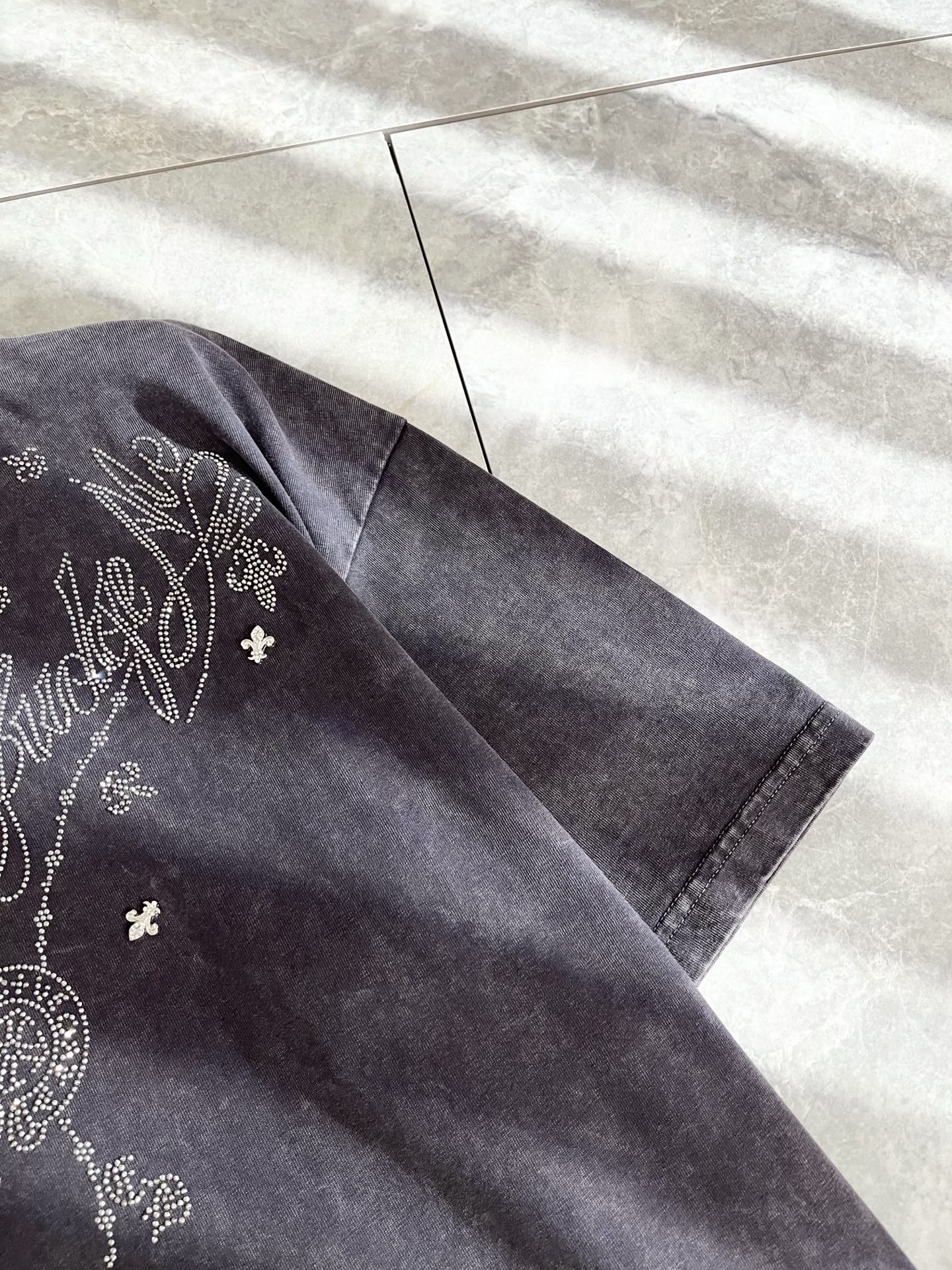 חולצת Chrome Hearts קסואר שרוול שלבים קצרים - אופנה מובילית 7 i1749393012567 7116 0 5