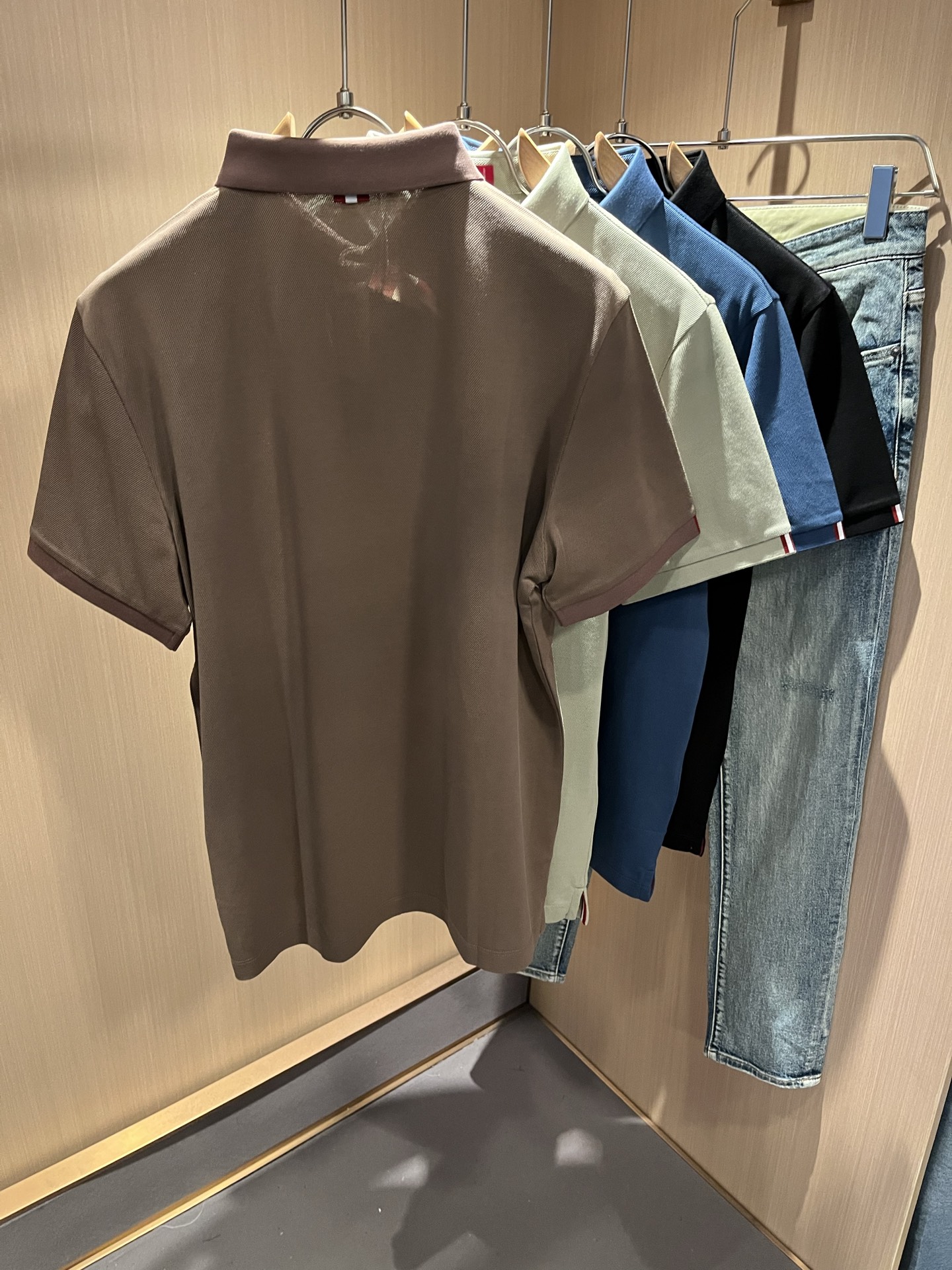  BALLY巴利 2025春夏新款男士休闲Polo衫，走秀图案时尚休闲短袖T恤衫！设计logo印花设计！