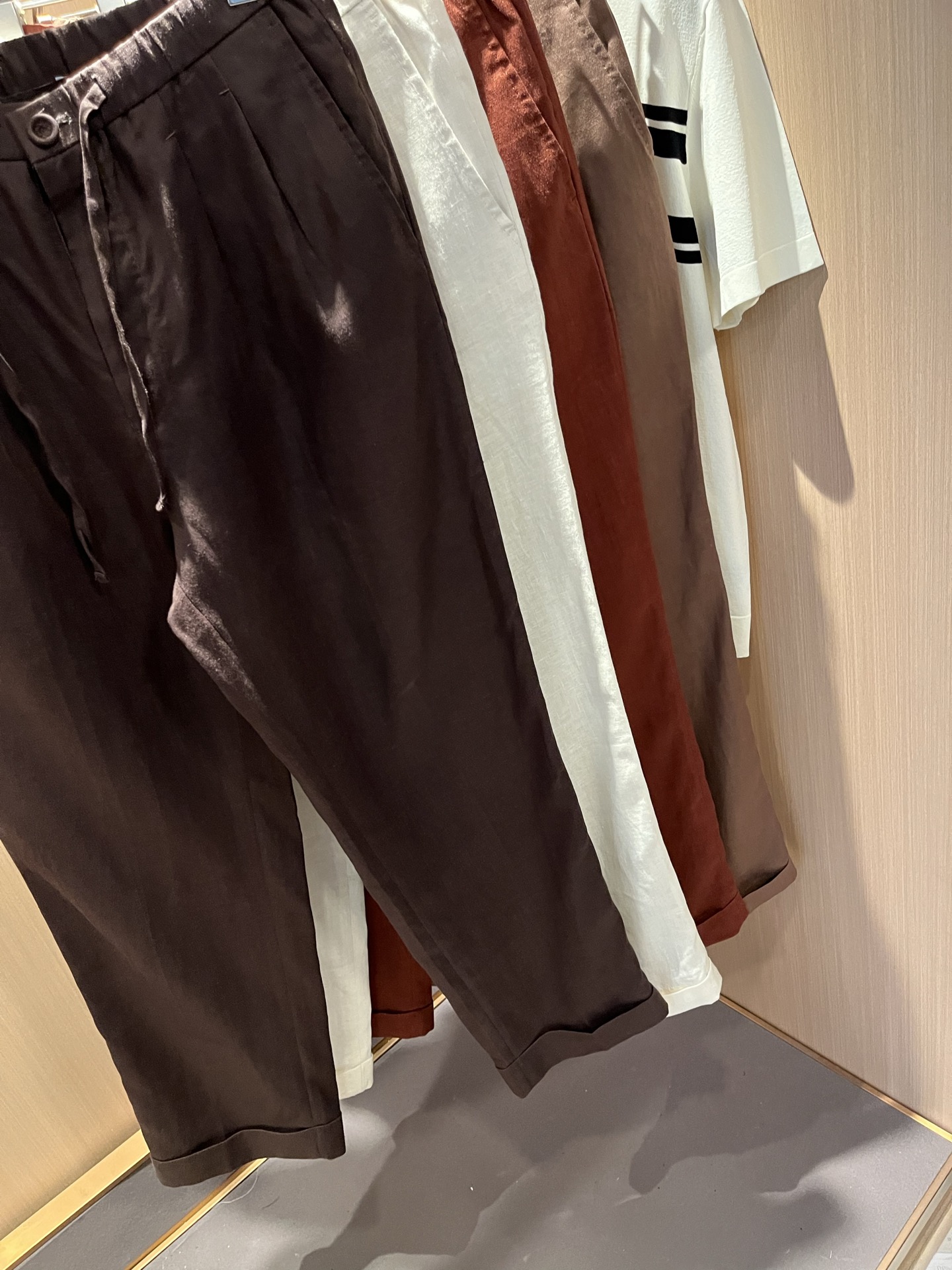  Loro Piana诺悠翩雅 2025春夏新品男士纯亚麻休闲裤，最新的贸易订单全品相！！网红款！上身舒