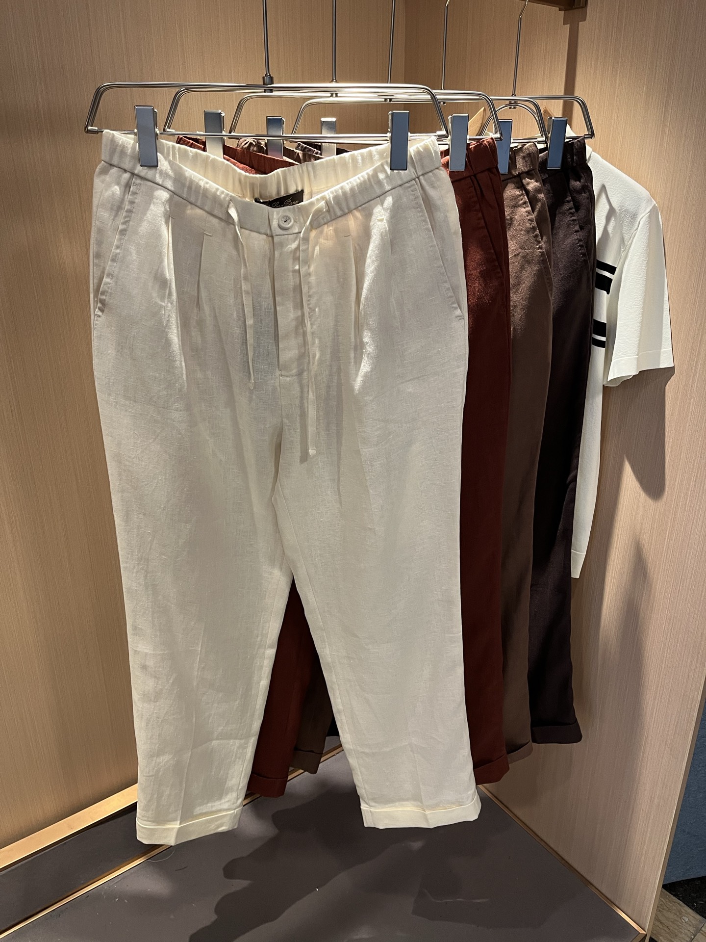  Loro Piana诺悠翩雅 2025春夏新品男士纯亚麻休闲裤，最新的贸易订单全品相！！网红款！上身舒