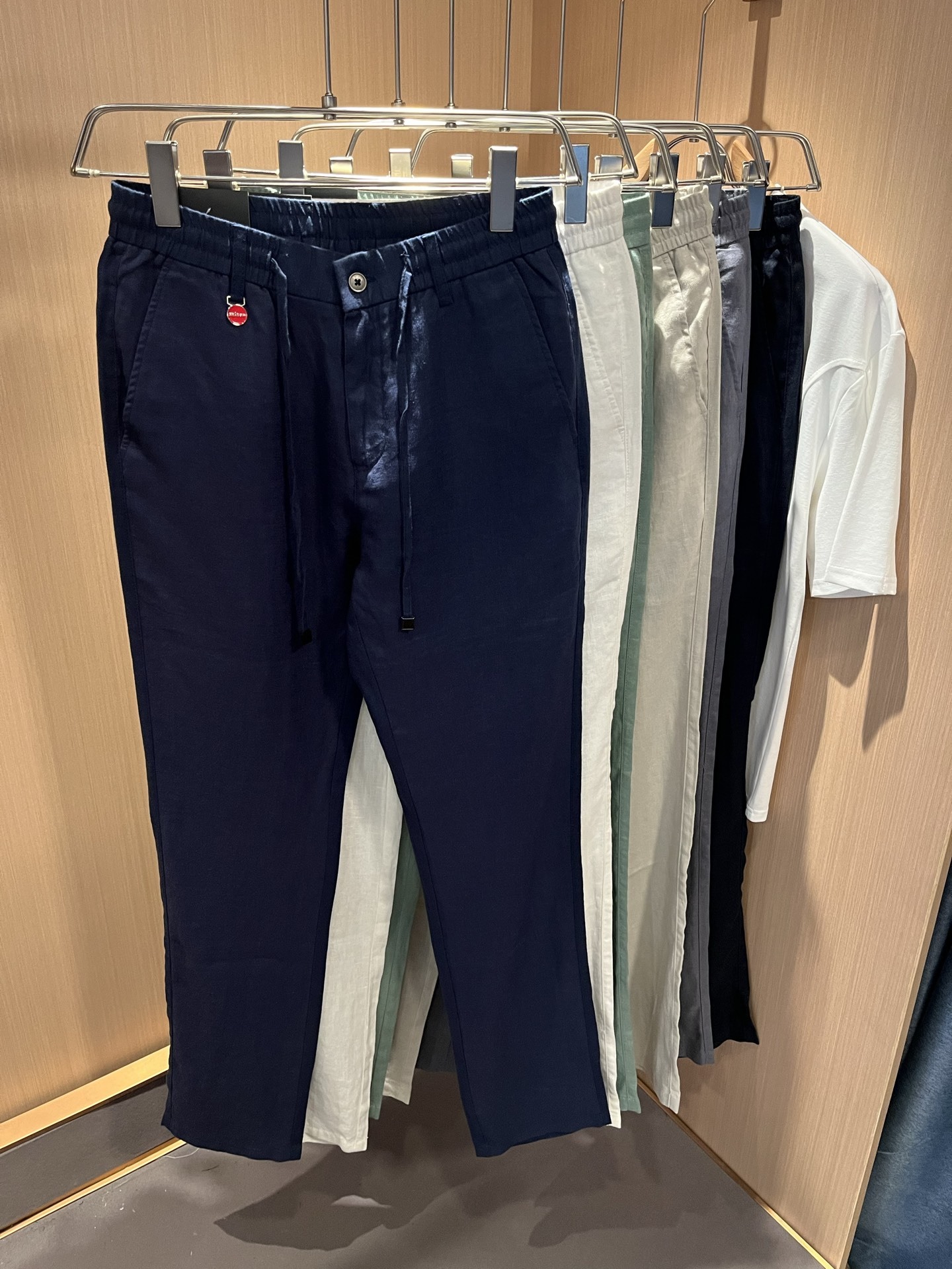 kiton 2025春夏新款男士亚麻休闲裤,男士经典时尚百搭休闲西裤!贸易公司渠道稀出,领先官网发售!