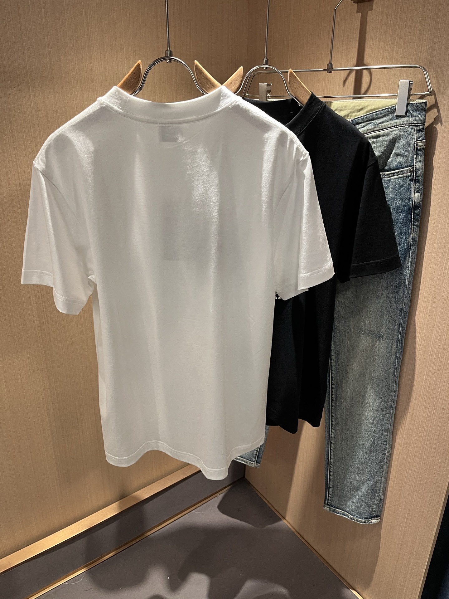 BURBER*Y巴*莉2025春夏新品男女同款👫短袖T恤,重磅来袭,最近比较火热的环保纯棉面料制作