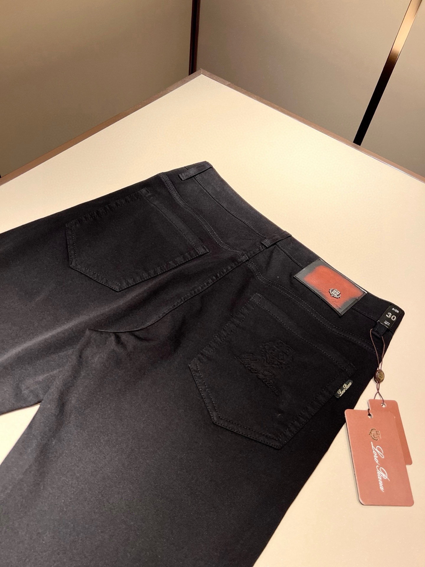   Loro Piana诺悠翩雅 2025春夏新品男士时装款高端休闲裤，香港洋行渠道货，日本原厂出品，纯