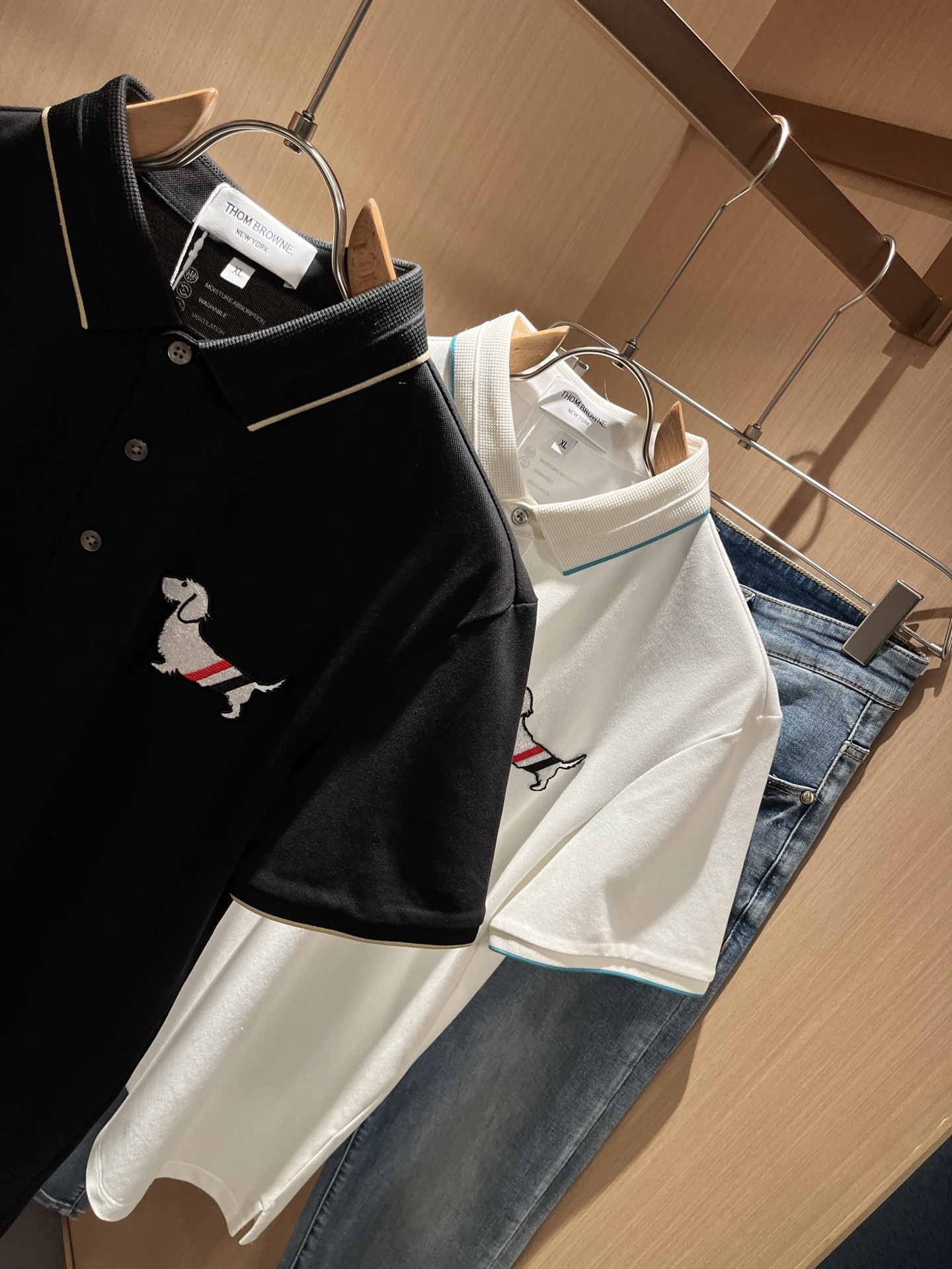ThomBrow*e汤姆*朗 ~2025春夏新品!官网同步有售,休闲经典翻领短袖Polo衫,独特设计魅