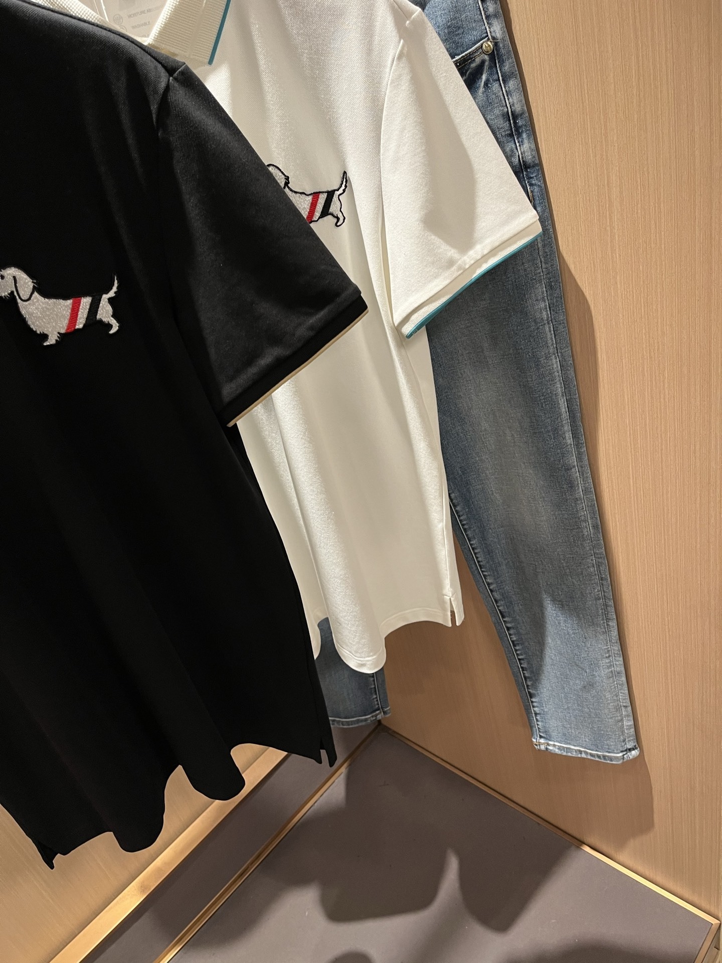 ThomBrow*e汤姆*朗 ~2025春夏新品!官网同步有售,休闲经典翻领短袖Polo衫,独特设计魅