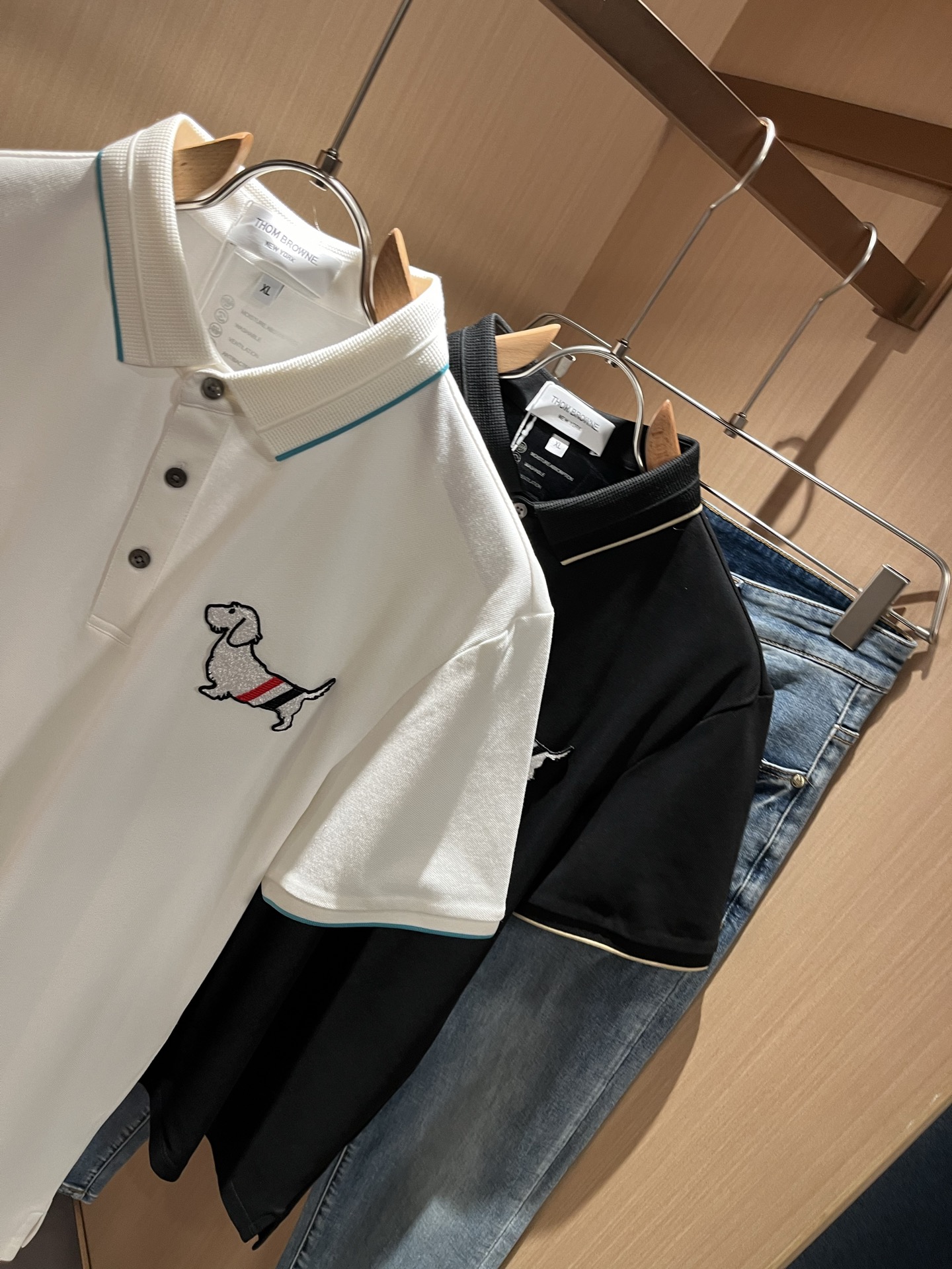  ThomBrow*e汤姆*朗 ~2025春夏新品！官网同步有售，休闲经典翻领短袖Polo衫，独特设计魅
