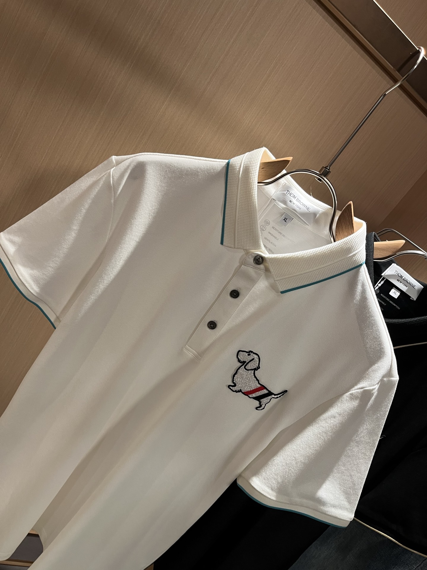  ThomBrow*e汤姆*朗 ~2025春夏新品！官网同步有售，休闲经典翻领短袖Polo衫，独特设计魅