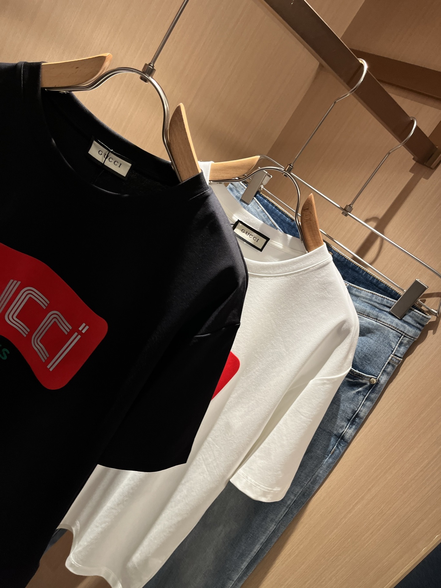 Gucc*古家 2025春夏新款男女同情侣款👫休闲宽松棉质圆领短袖T恤衫!贸易公司渠道稀出,同步官