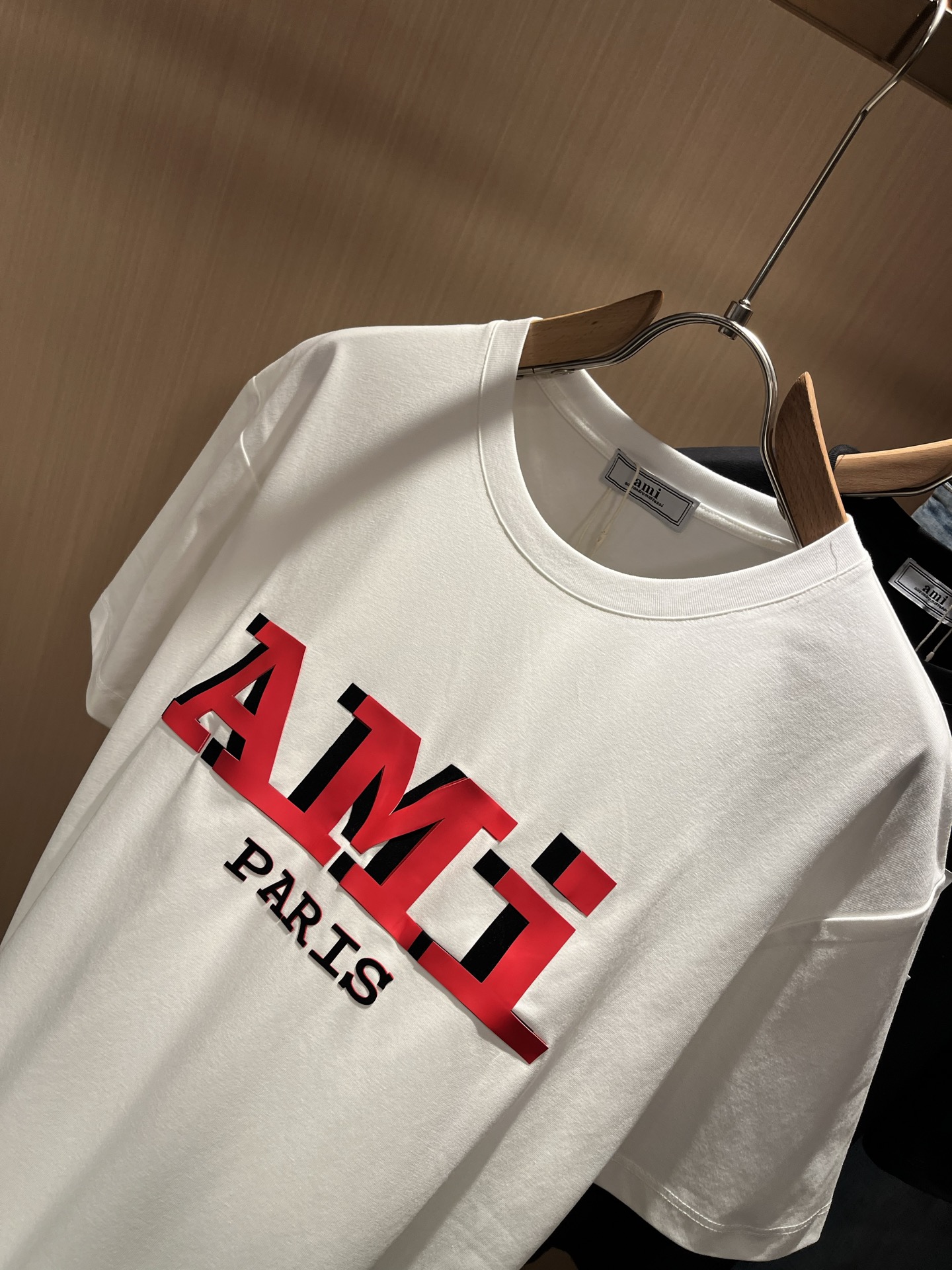  AMI 2025春夏新款男女同款👫短袖T恤，最新款全网独家首上！！~既经典有时尚百搭，谁不爱啊，将经典
