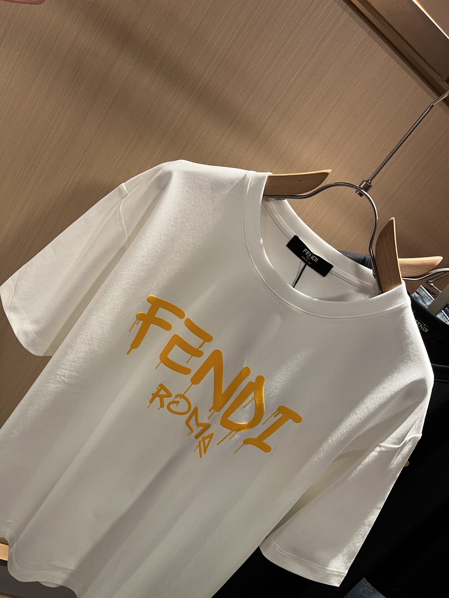   FEN*I 芬*迪2025春夏新款FD家族FF男女同款👫短袖T恤，男女同款👫百搭极简短袖。意大利原厂