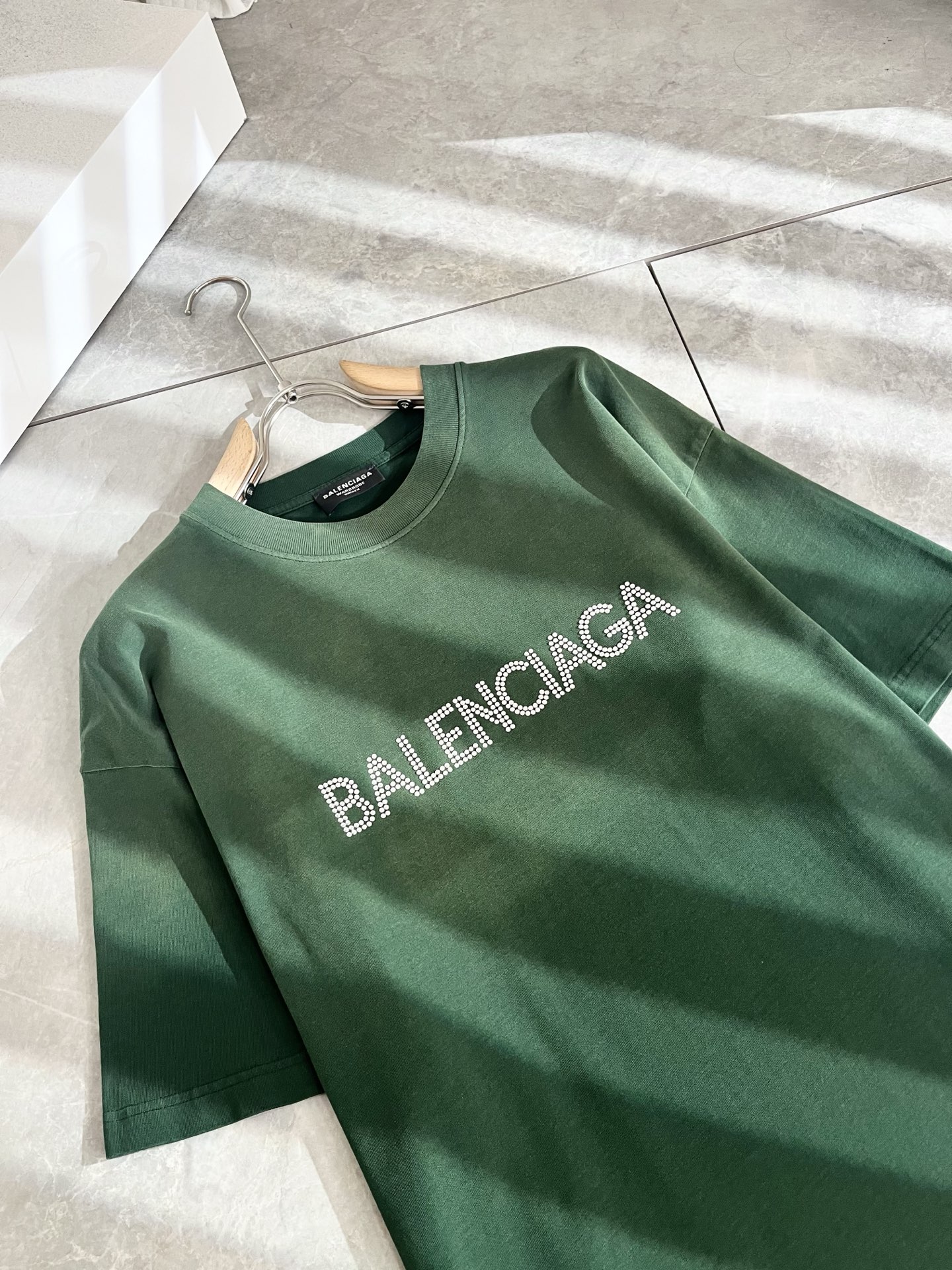  BALENCI*GA巴黎*家 2025春夏新款男女同款👫短袖T恤！走秀图案印花时尚休闲短袖T恤衫！设计