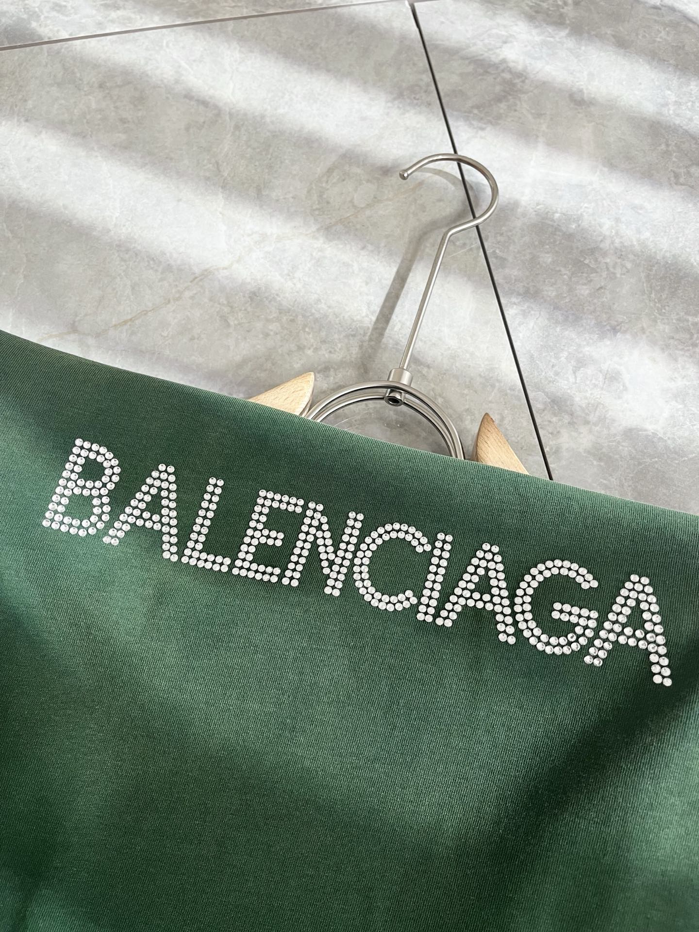  BALENCI*GA巴黎*家 2025春夏新款男女同款👫短袖T恤！走秀图案印花时尚休闲短袖T恤衫！设计
