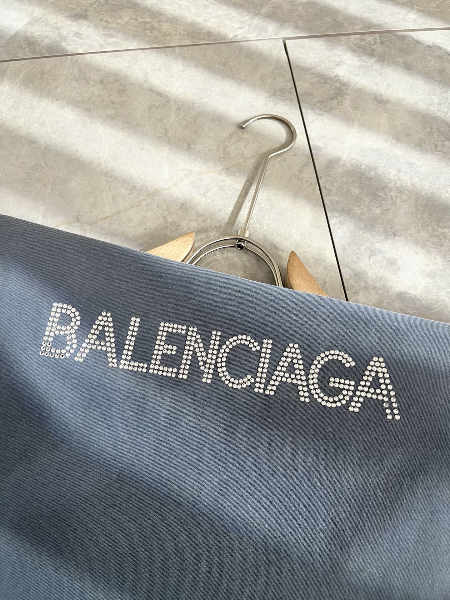  BALENCI*GA巴黎*家 2025春夏新款男女同款👫短袖T恤！走秀图案印花时尚休闲短袖T恤衫！设计