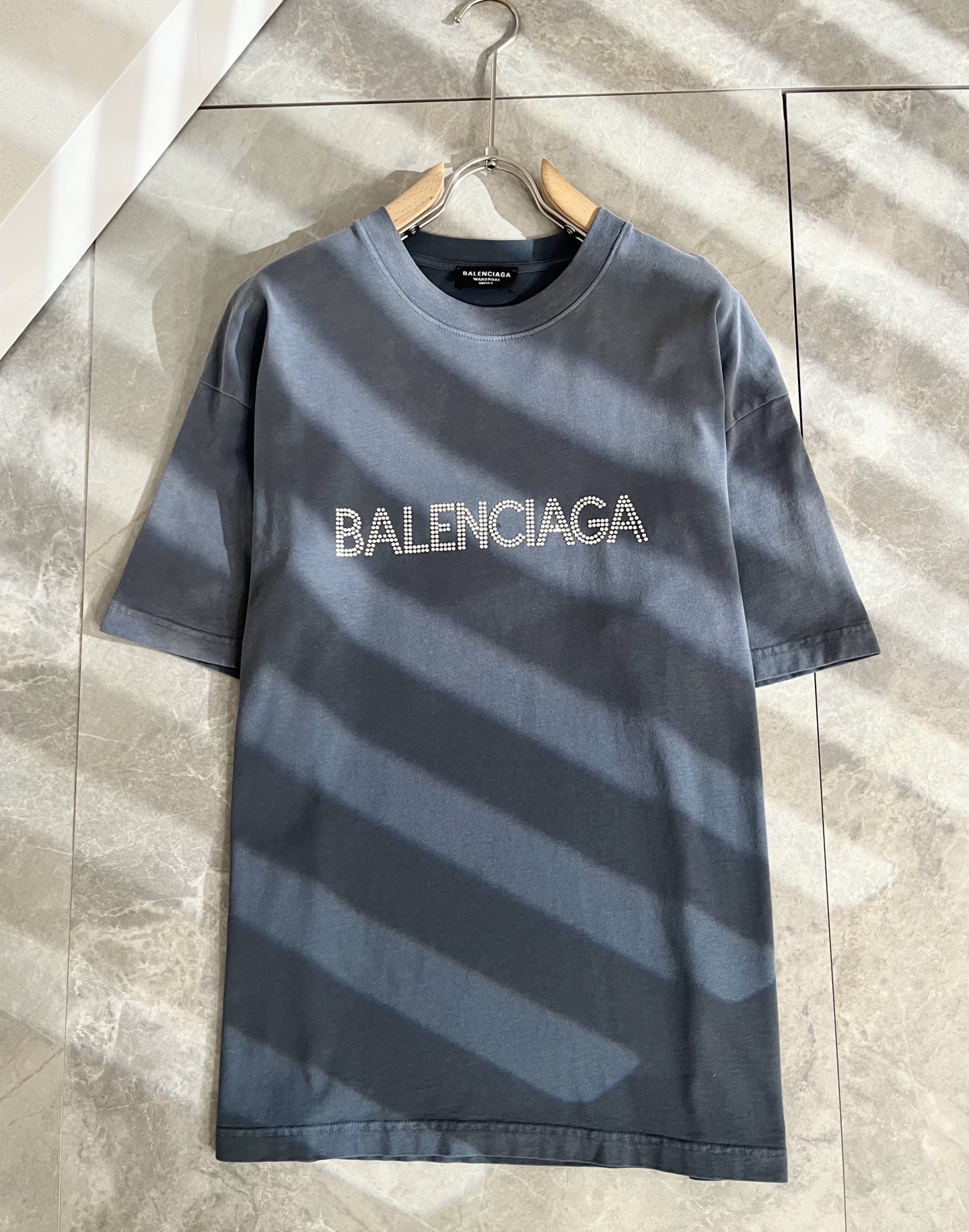  BALENCI*GA巴黎*家 2025春夏新款男女同款👫短袖T恤！走秀图案印花时尚休闲短袖T恤衫！设计