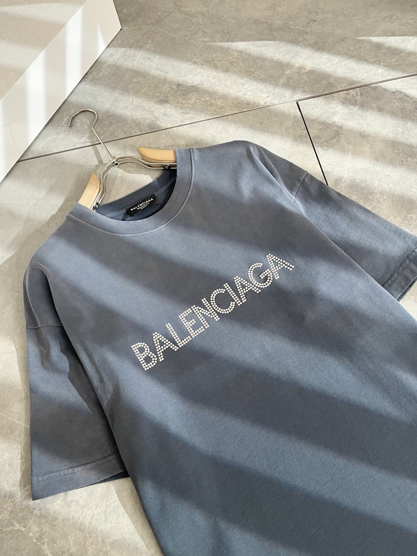  BALENCI*GA巴黎*家 2025春夏新款男女同款👫短袖T恤！走秀图案印花时尚休闲短袖T恤衫！设计