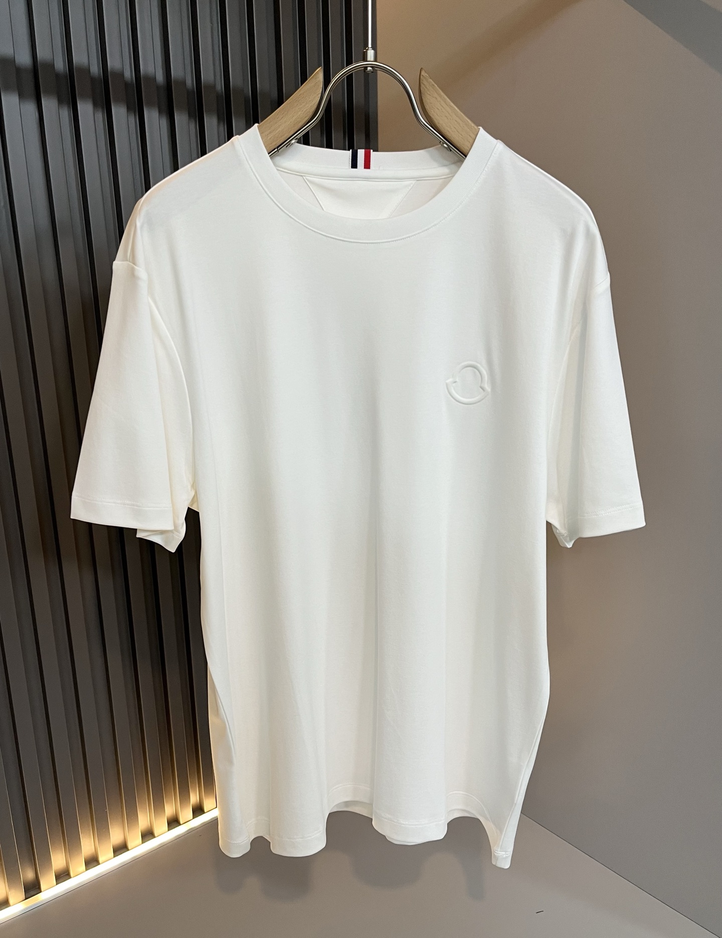     Moncler蒙家 2025春夏最新男女同款👫贸易订单短袖T恤，全品相！！网红款！采用logo图