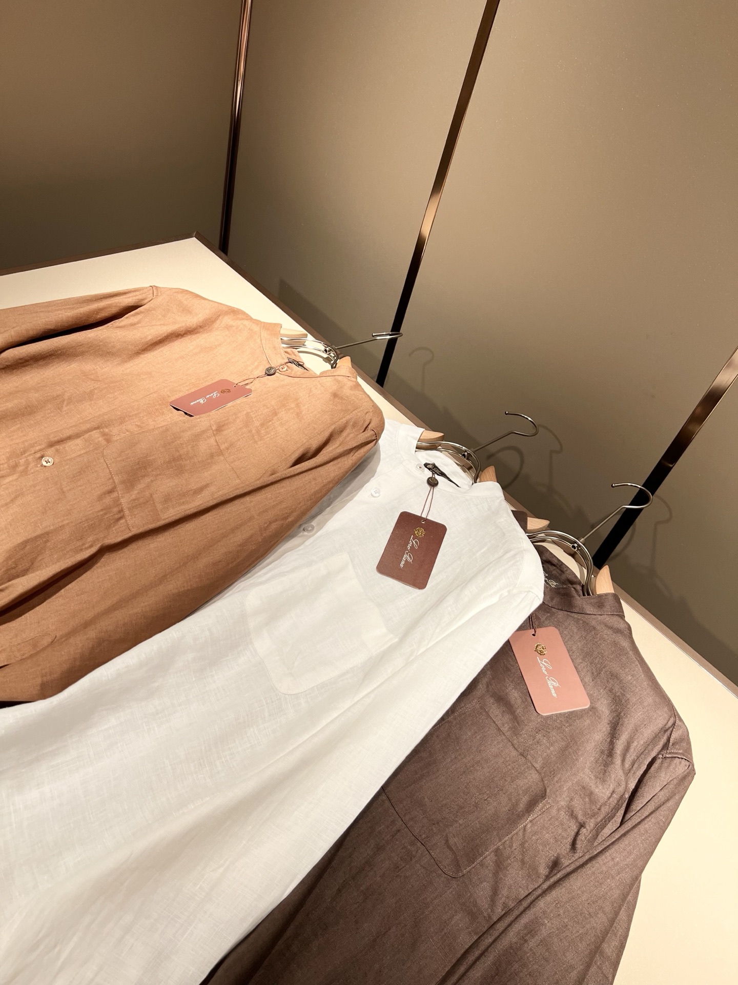  Loro Piana诺悠翩雅 2025春夏男士衬衣，最新的贸易订单全品相！！网红款！上身舒适透气，不僵