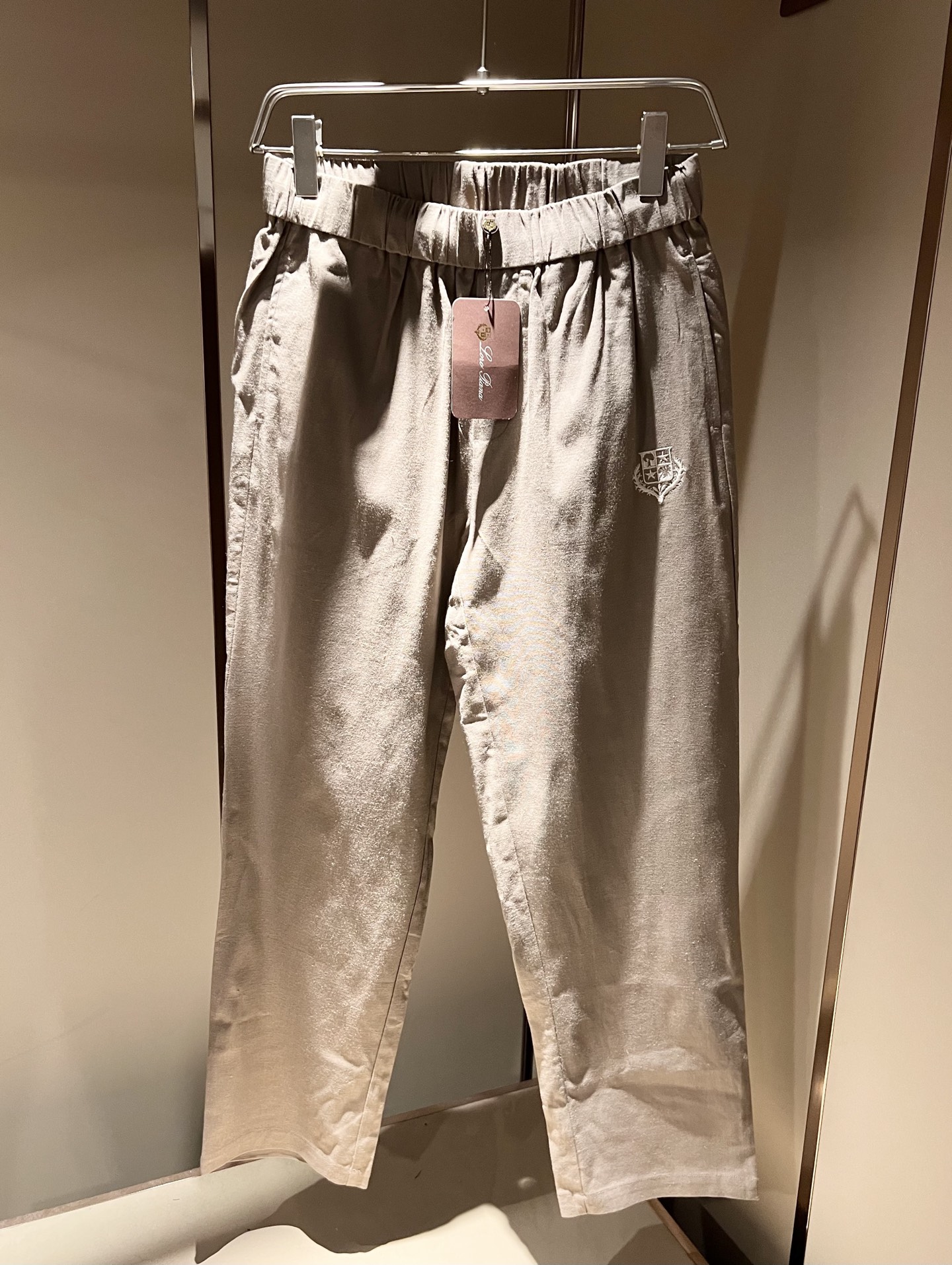  Loro Piana诺悠翩雅 2025春夏新品男士纯亚麻休闲裤，最新的贸易订单全品相！！网红款！上身舒