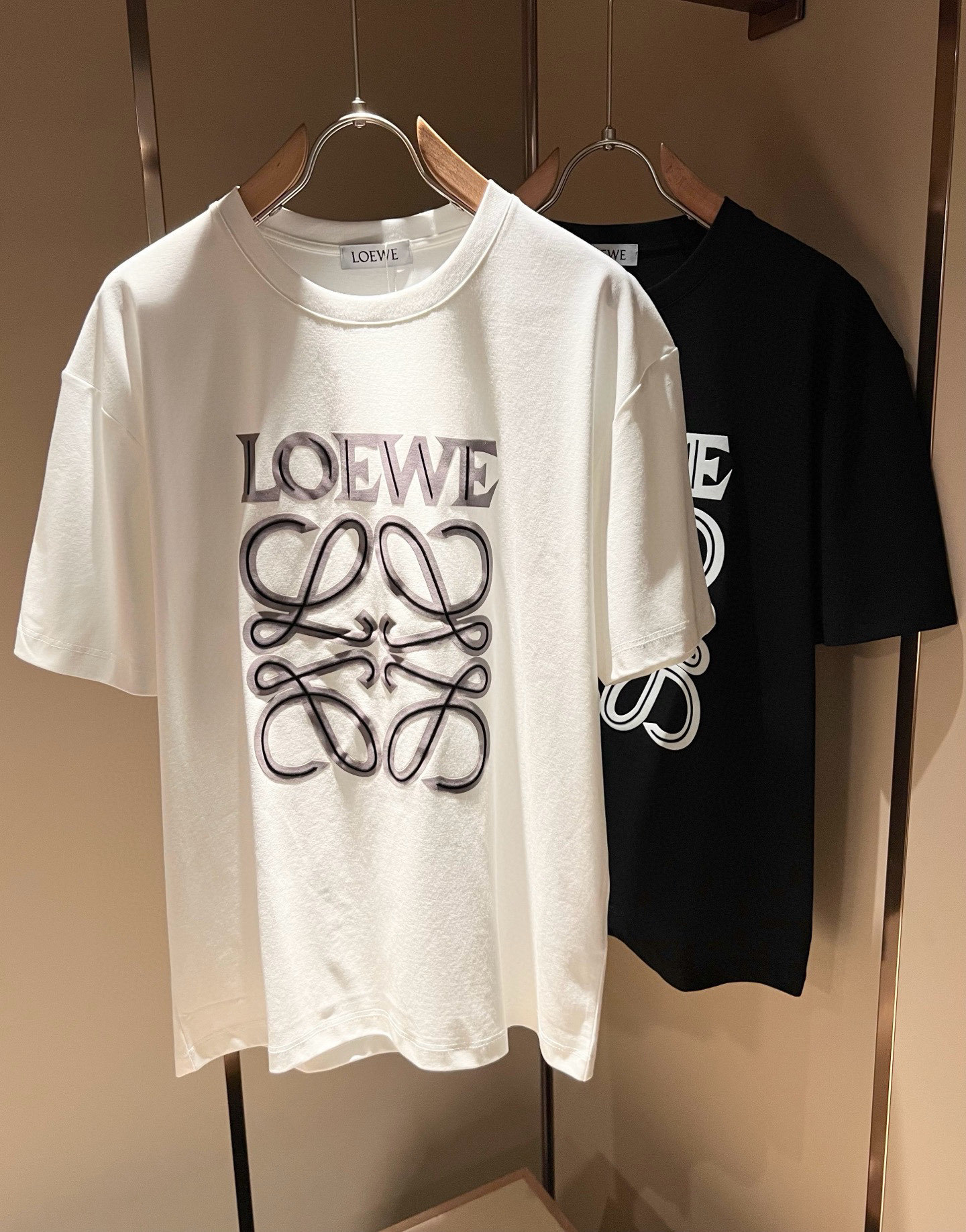 LOE*WE罗*威 2025春夏新款男女同款👫短袖T恤,意大利原厂订单渠道,极具个性高级风,标志log