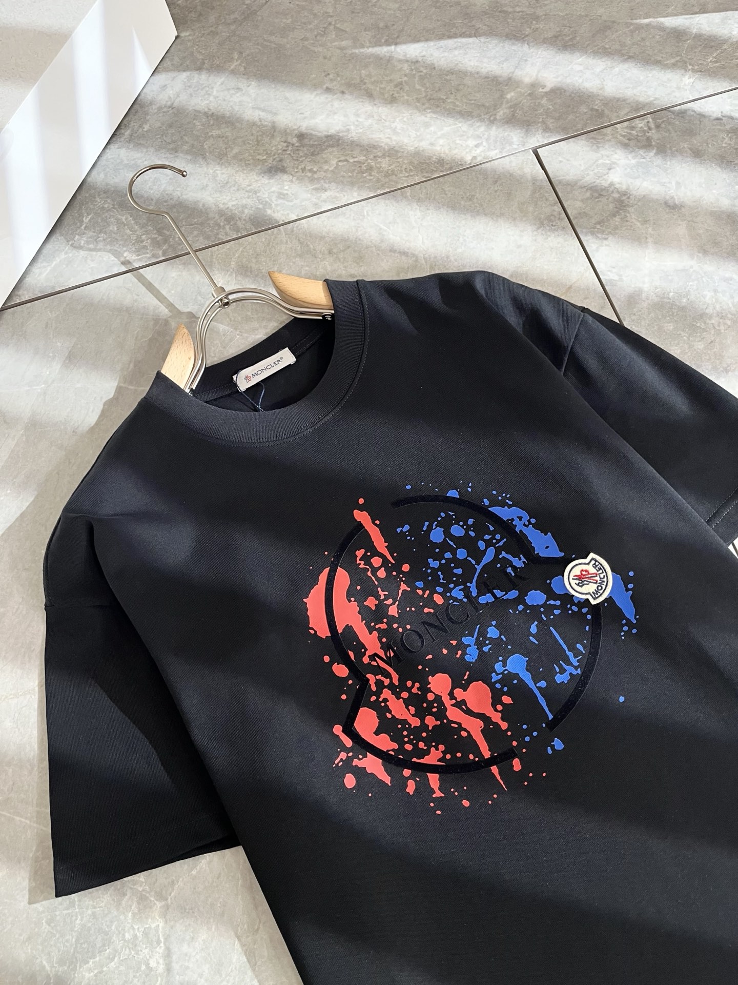   Moncler蒙家 2025春夏最新男女同款👫贸易订单短袖T恤，全品相！！网红款！采用logo图案印