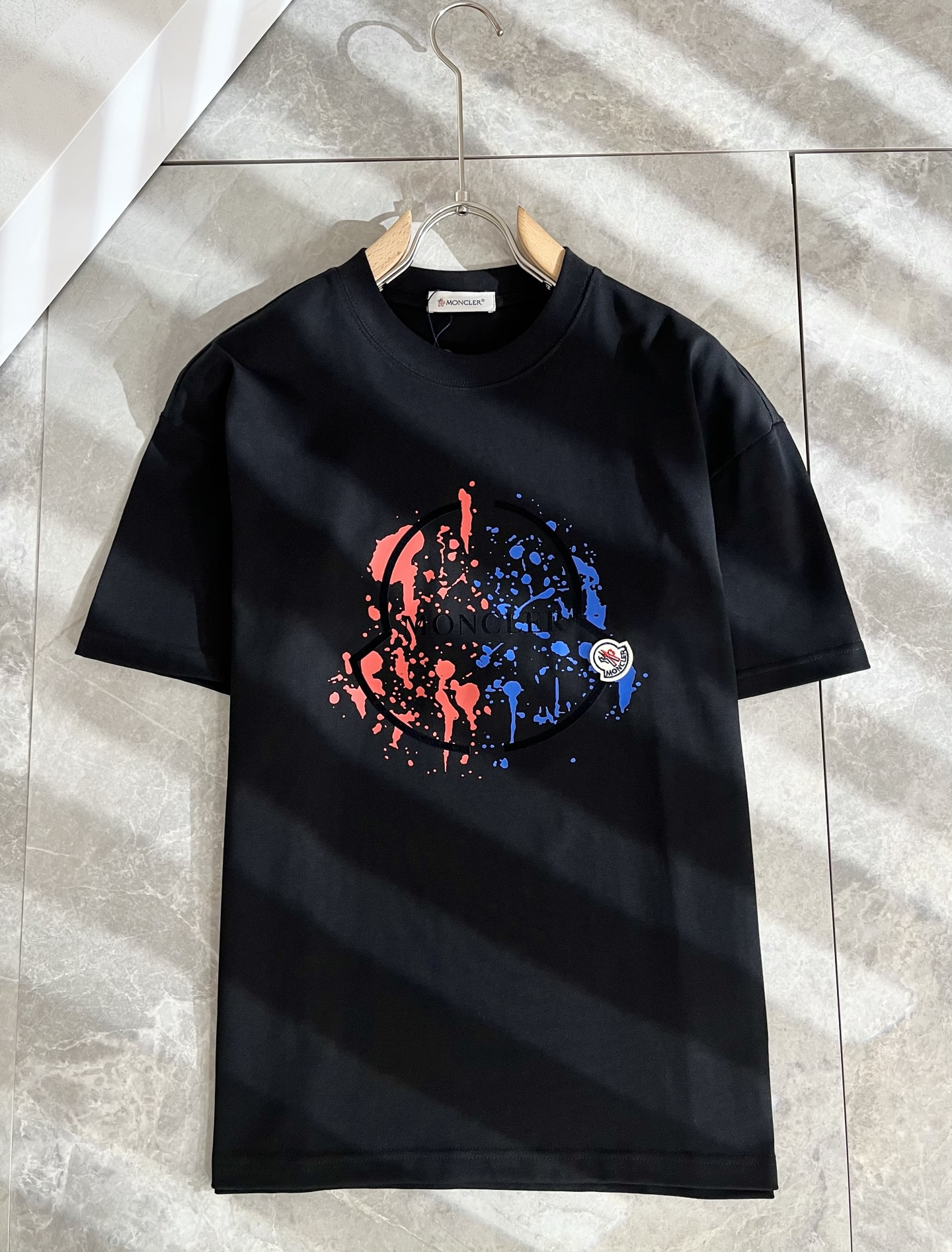   Moncler蒙家 2025春夏最新男女同款👫贸易订单短袖T恤，全品相！！网红款！采用logo图案印
