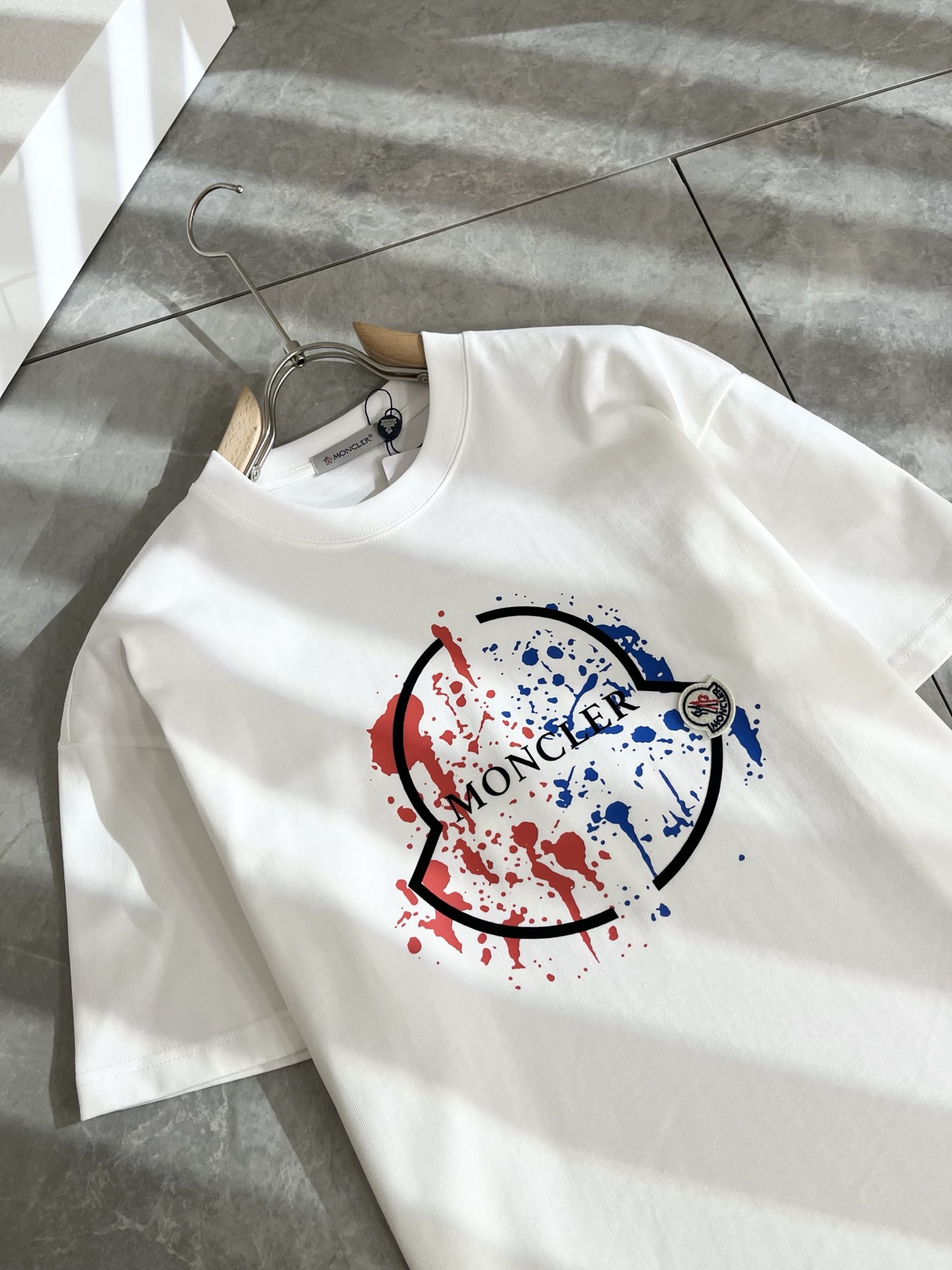   Moncler蒙家 2025春夏最新男女同款👫贸易订单短袖T恤，全品相！！网红款！采用logo图案印