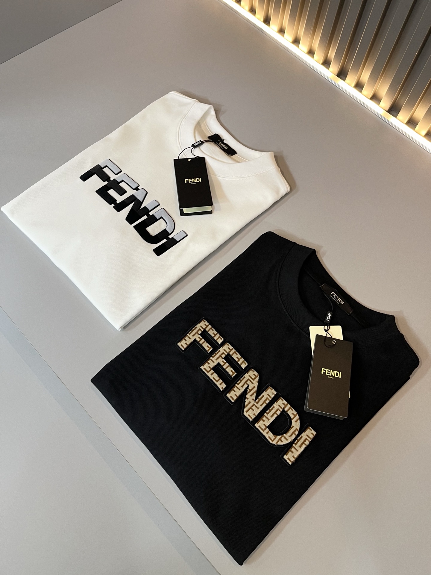  FEN*I 芬*迪2025春夏新款FD家族FF男女同款👫短袖T恤，男女同款👫百搭极简短袖。意大利原厂订