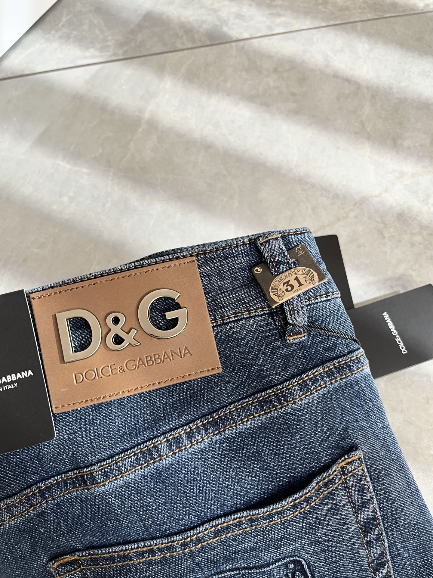  Dolce &  杜嘉*纳 2025春夏新品牛仔裤，水洗处理自然不易变形脱色、立体剪裁完美塑形面料质舒