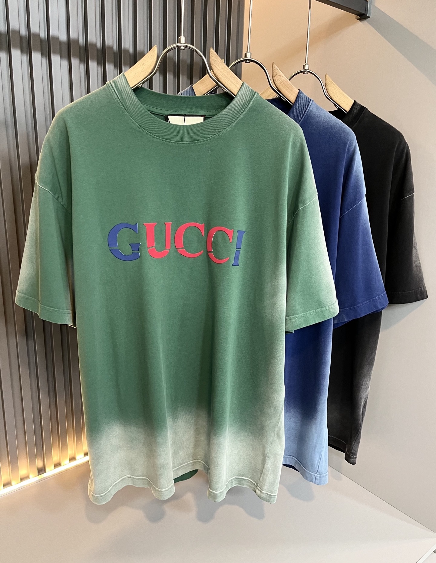 Gucc*古家 2025春夏新款男女同情侣款👫休闲宽松棉质圆领短袖T恤衫!贸易公司渠道稀出,同步官网发