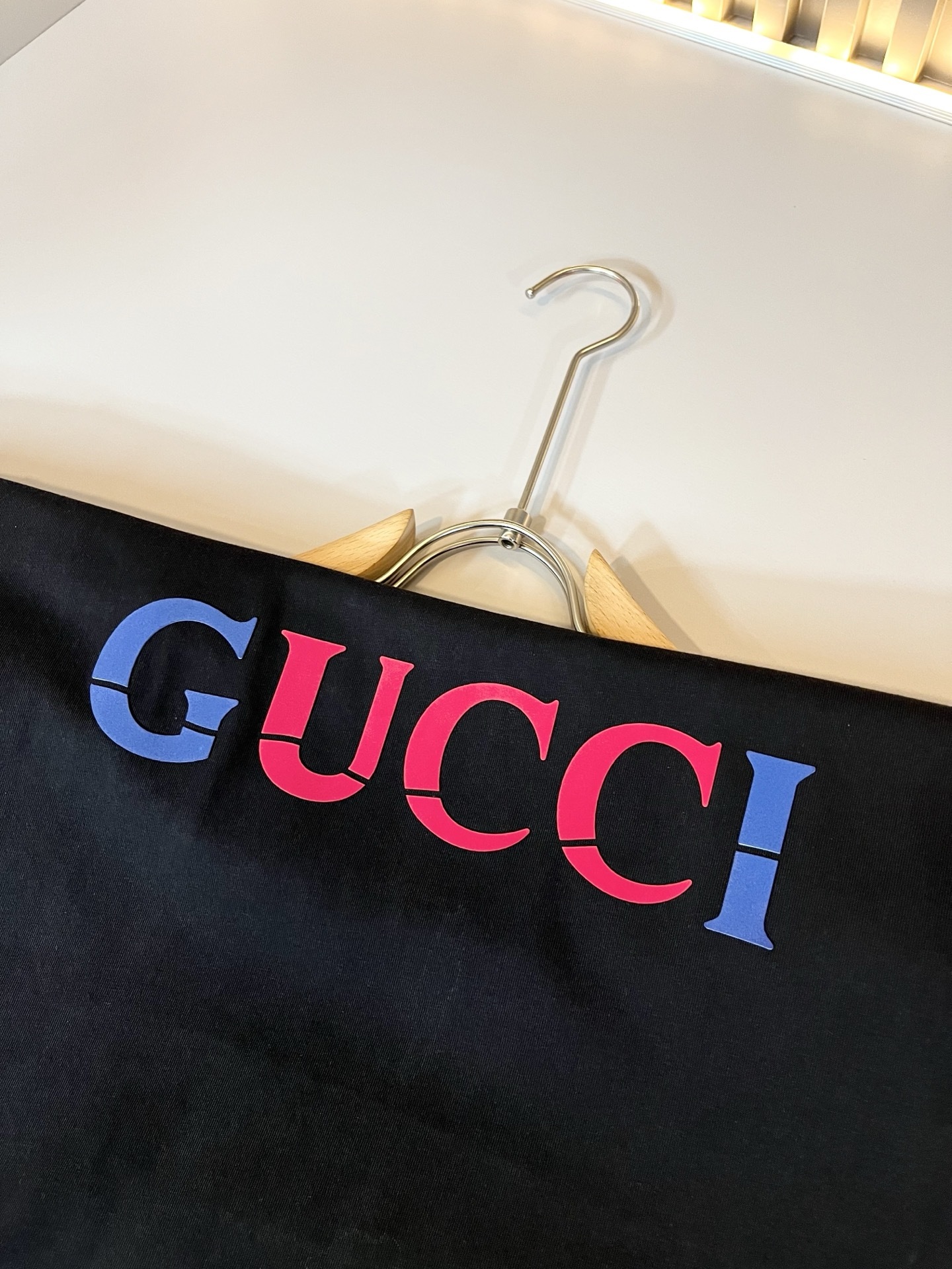 Gucc*古家 2025春夏新款男女同情侣款👫休闲宽松棉质圆领短袖T恤衫!贸易公司渠道稀出,同步官网发
