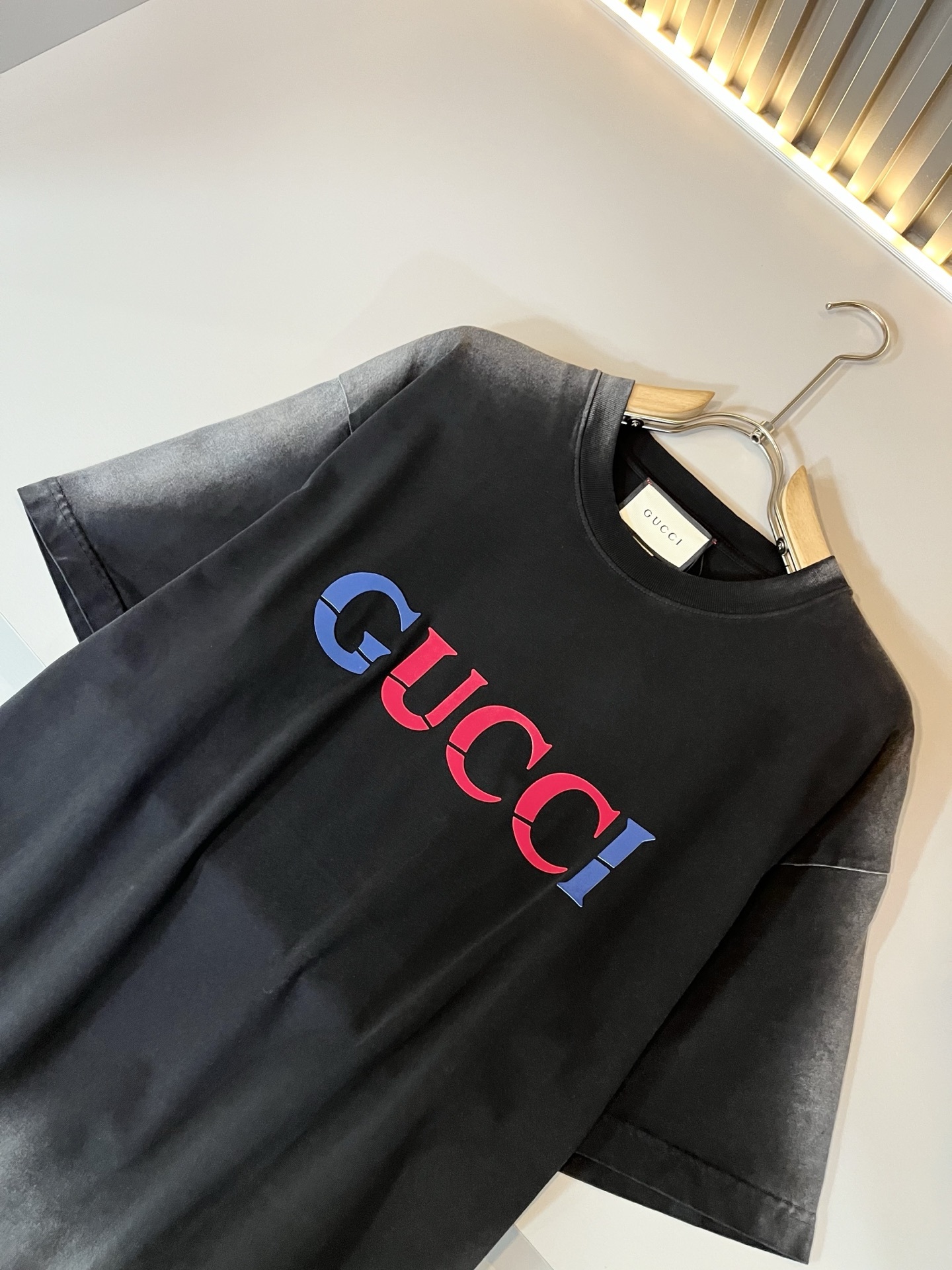 Gucc*古家 2025春夏新款男女同情侣款👫休闲宽松棉质圆领短袖T恤衫!贸易公司渠道稀出,同步官网发