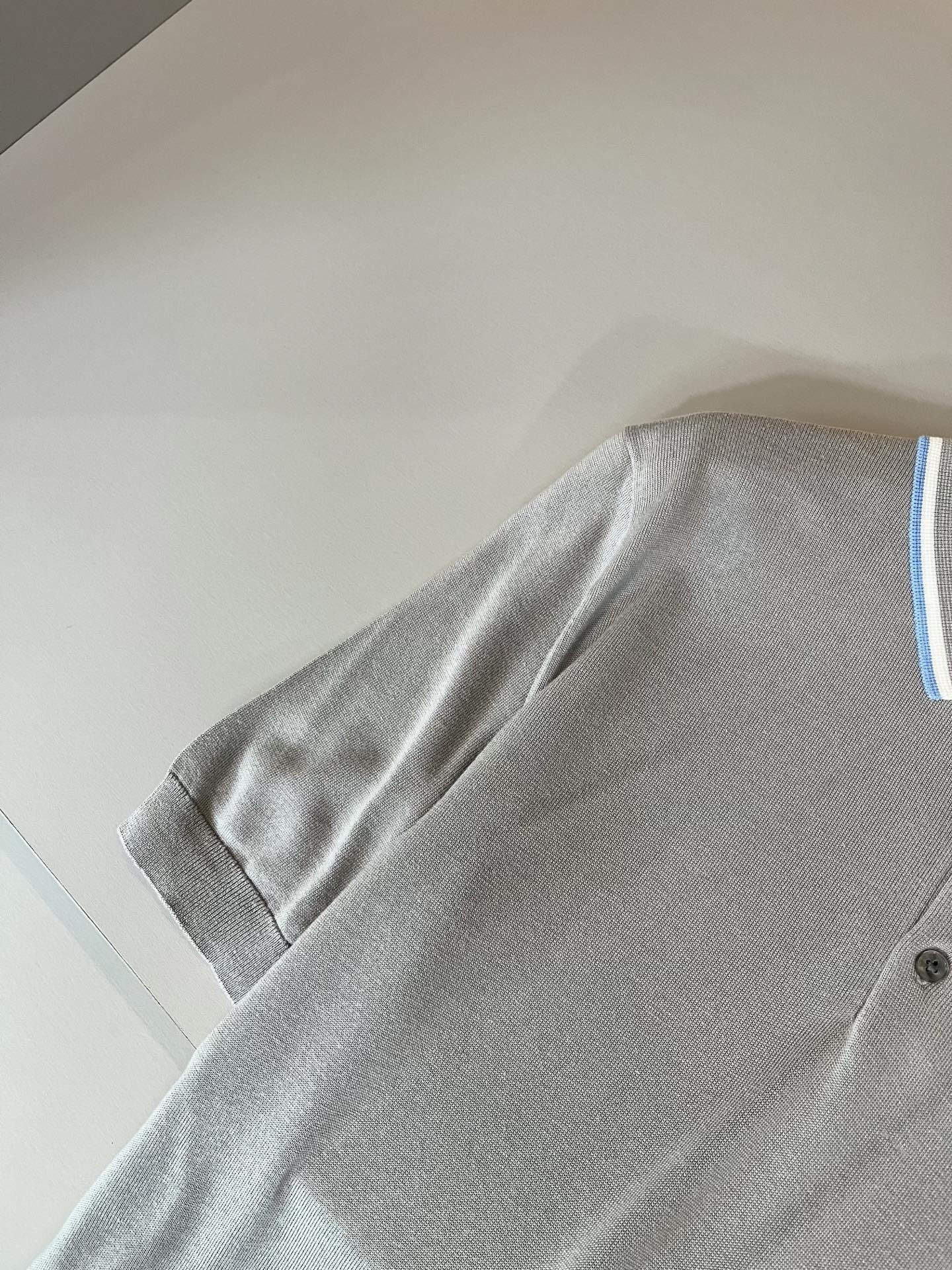  Her*mes爱*仕2025春夏新款男士翻领短袖T恤，全新升级百搭基础款，低调奢华，品格之选！甄选优质