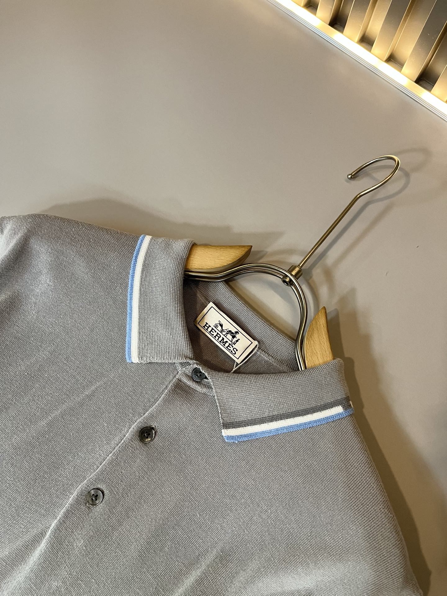  Her*mes爱*仕2025春夏新款男士翻领短袖T恤，全新升级百搭基础款，低调奢华，品格之选！甄选优质