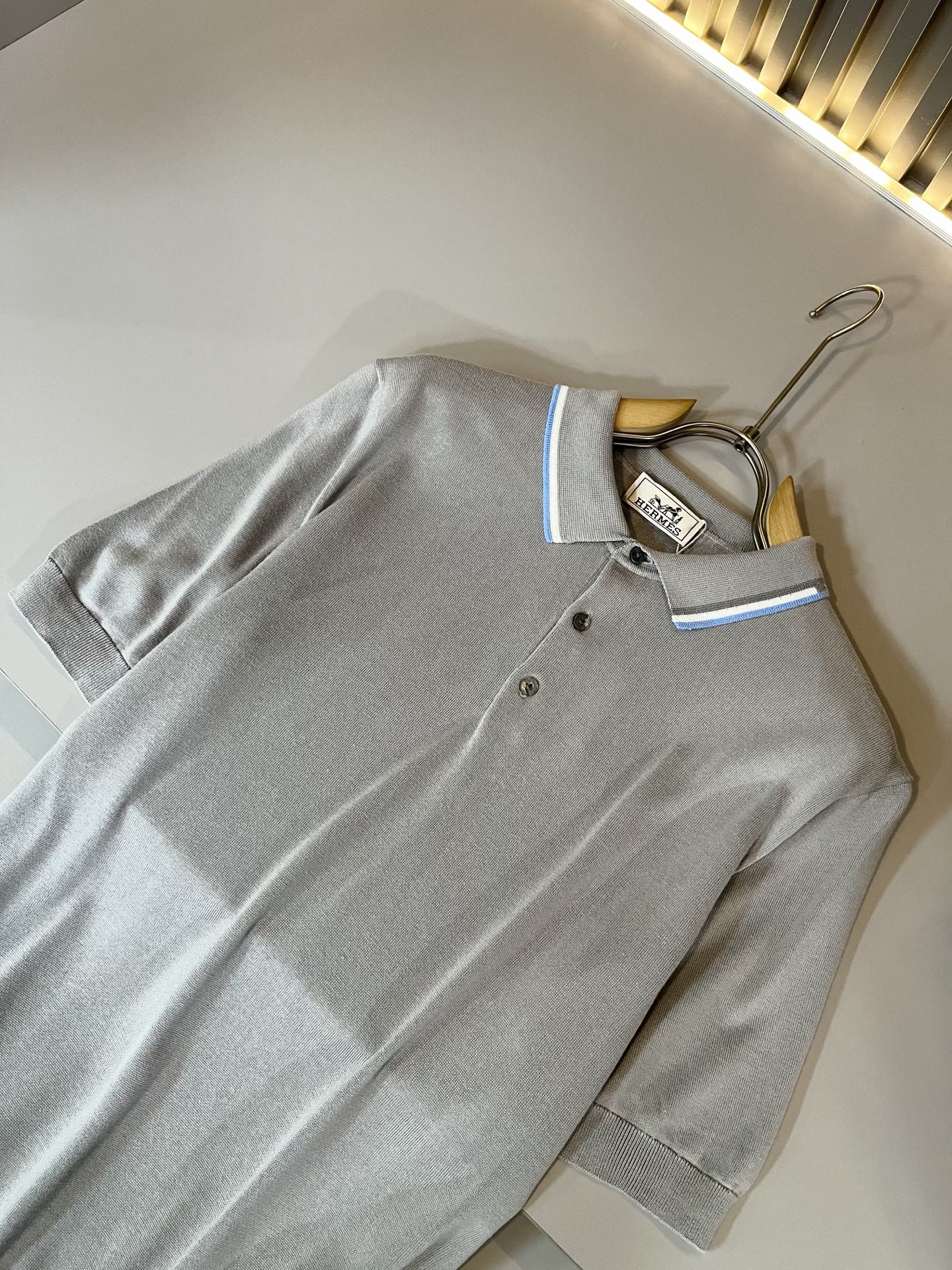  Her*mes爱*仕2025春夏新款男士翻领短袖T恤，全新升级百搭基础款，低调奢华，品格之选！甄选优质