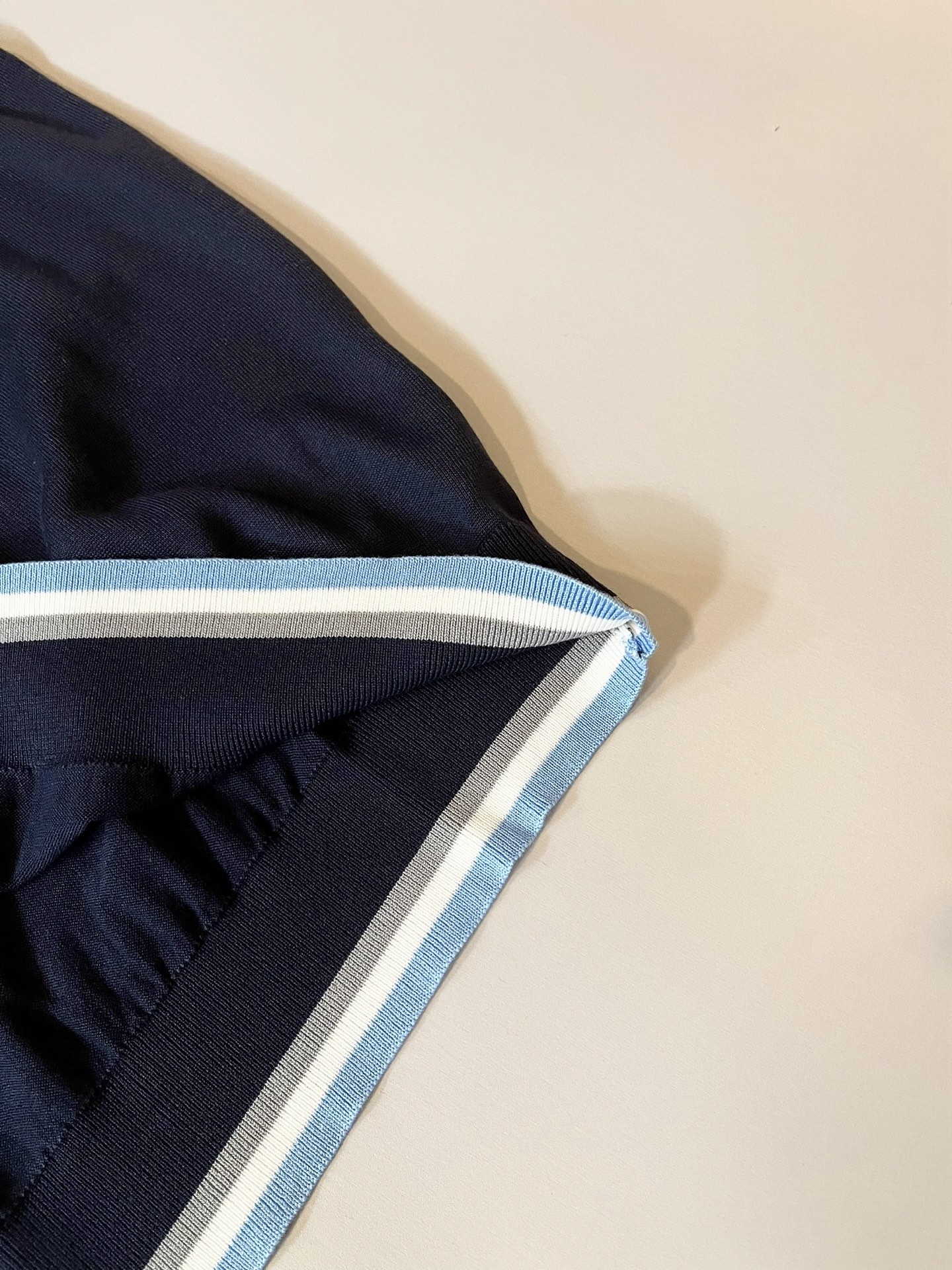  Her*mes爱*仕2025春夏新款男士翻领短袖T恤，全新升级百搭基础款，低调奢华，品格之选！甄选优质