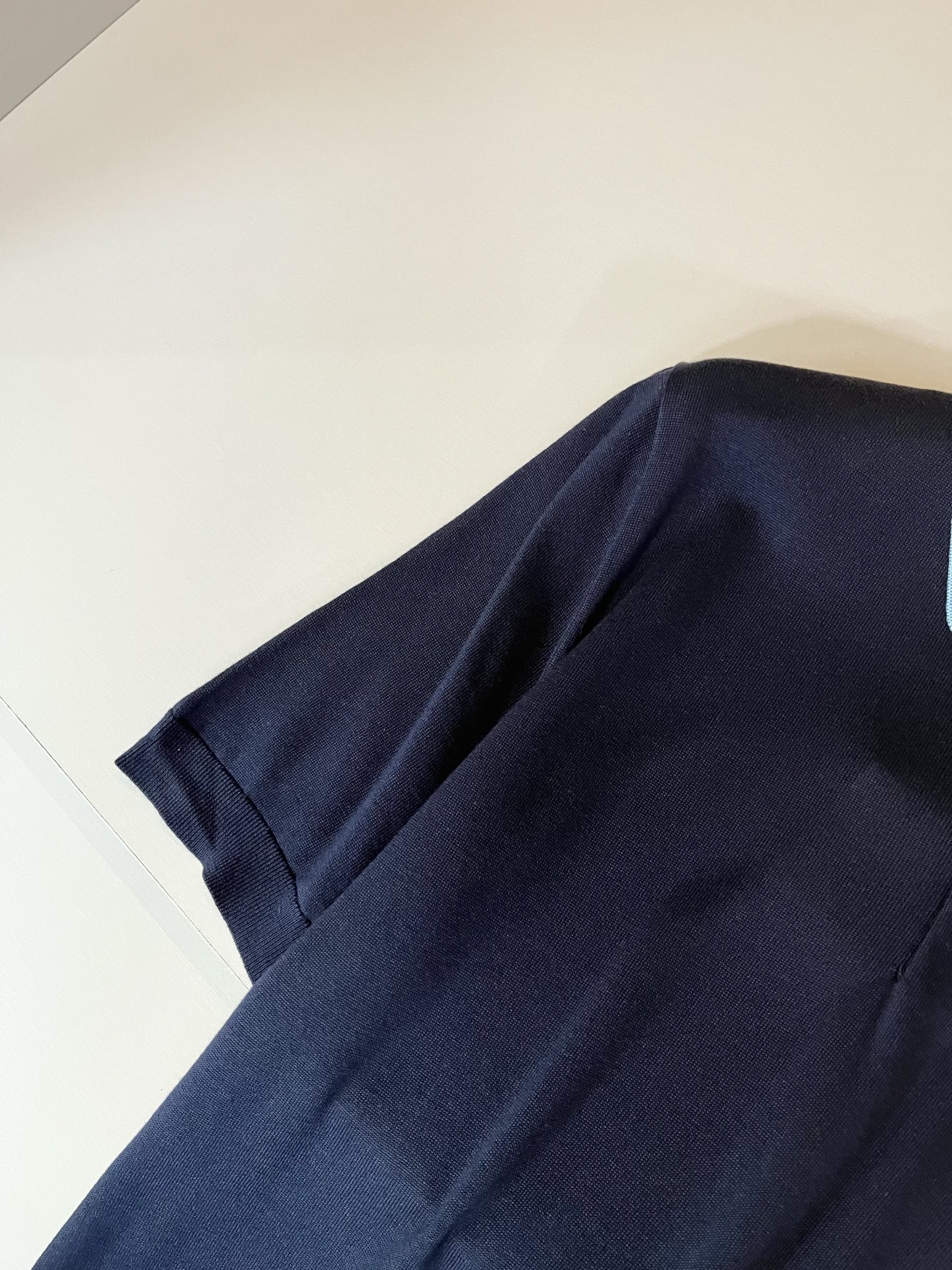  Her*mes爱*仕2025春夏新款男士翻领短袖T恤，全新升级百搭基础款，低调奢华，品格之选！甄选优质