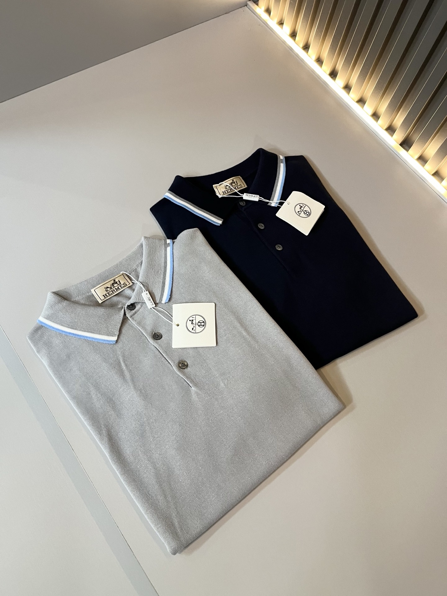  Her*mes爱*仕2025春夏新款男士翻领短袖T恤，全新升级百搭基础款，低调奢华，品格之选！甄选优质