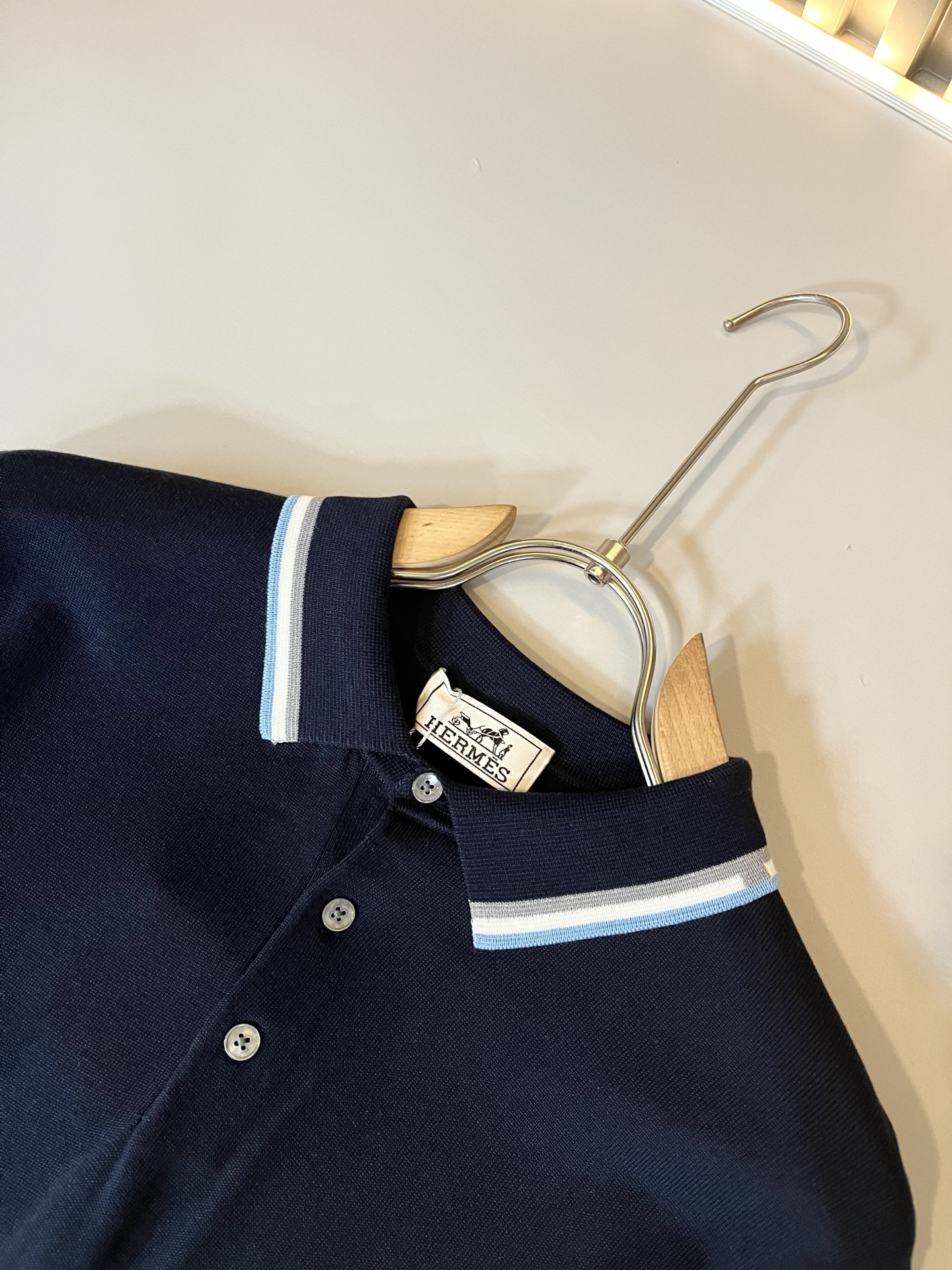  Her*mes爱*仕2025春夏新款男士翻领短袖T恤，全新升级百搭基础款，低调奢华，品格之选！甄选优质