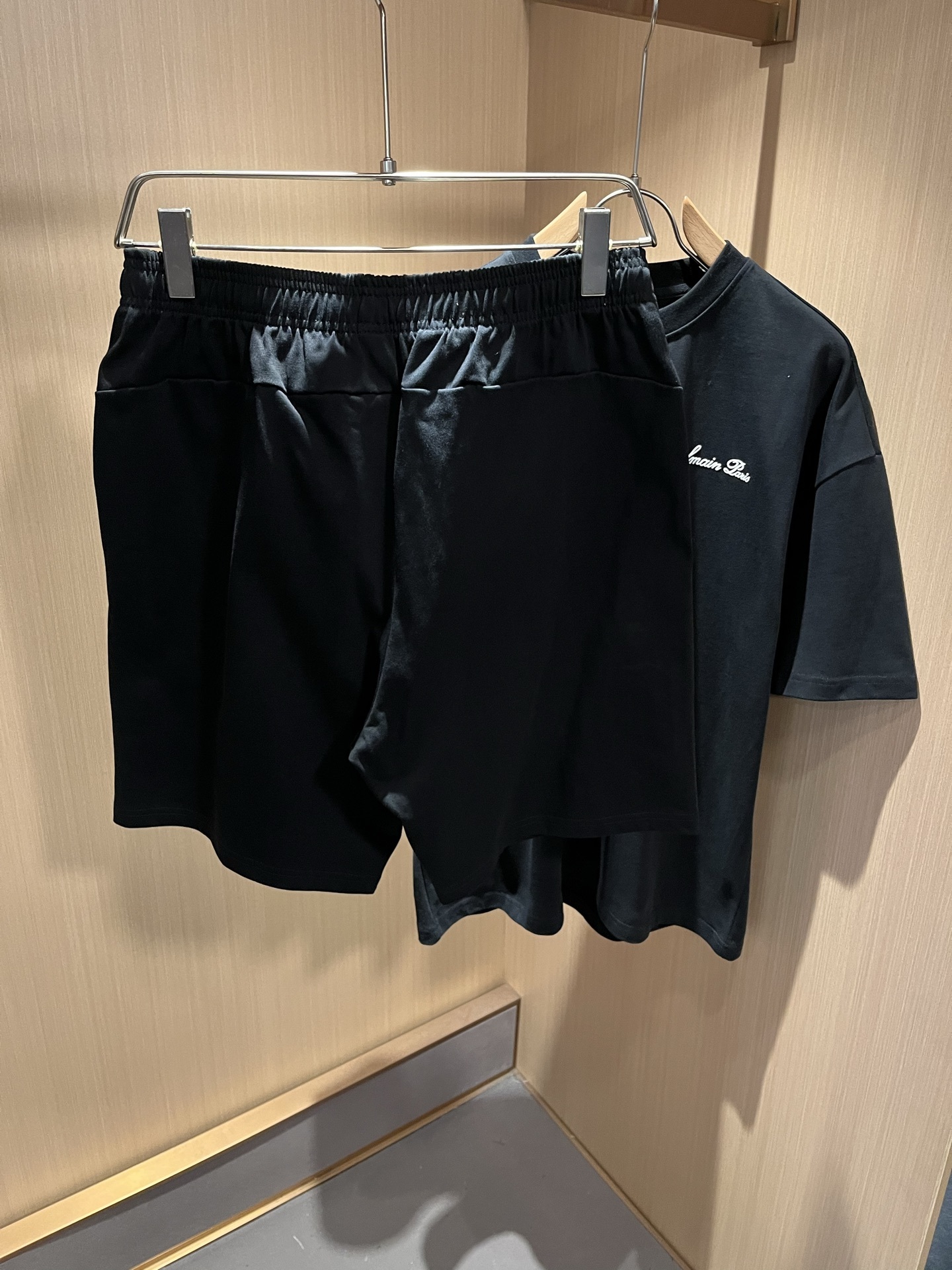 BALM*IN 巴尔曼 2025春夏新款休闲套装,男人心目中的“里程碑”机车王国的“佼佼者”遍布世界